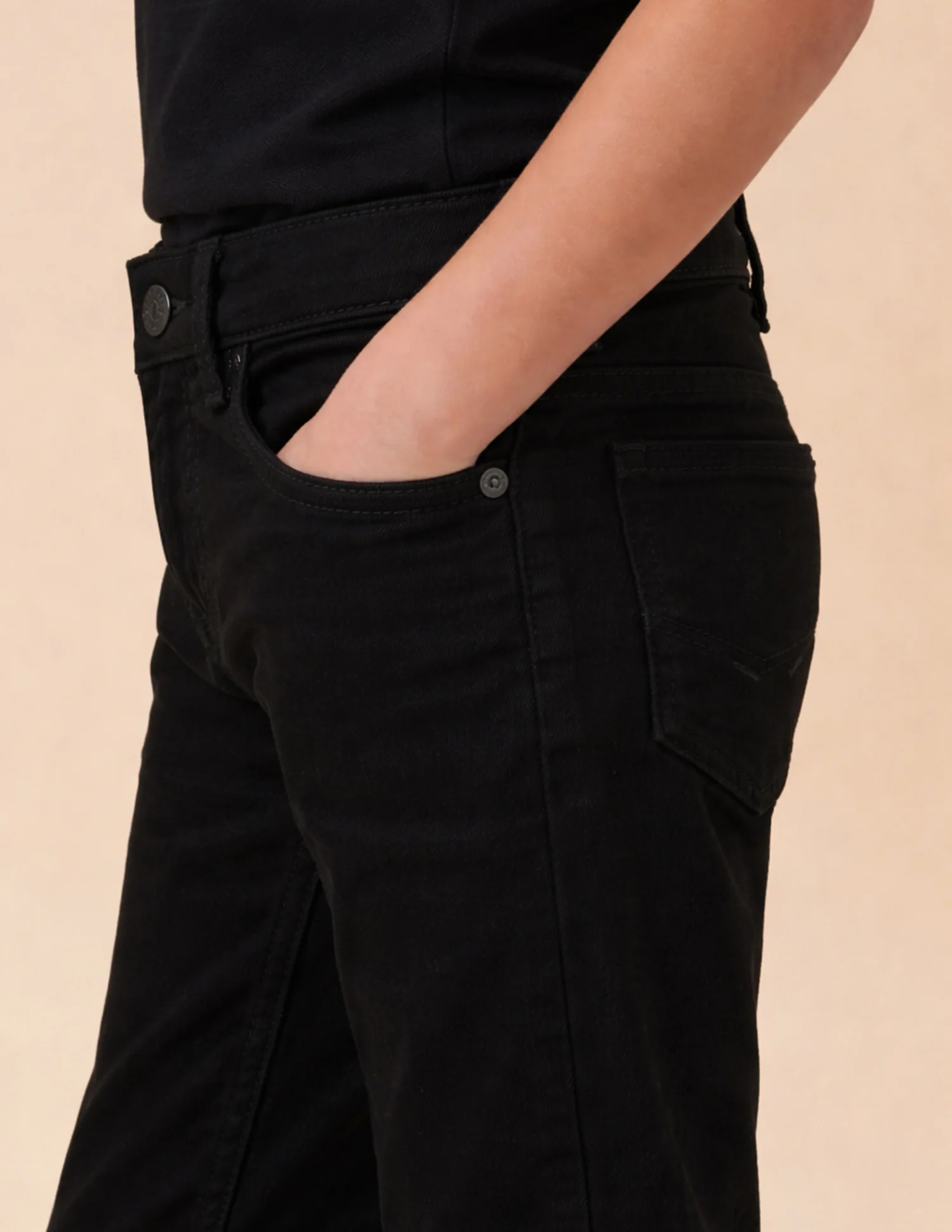 Mid Rise Relaxed Fit Jeans - Image 5