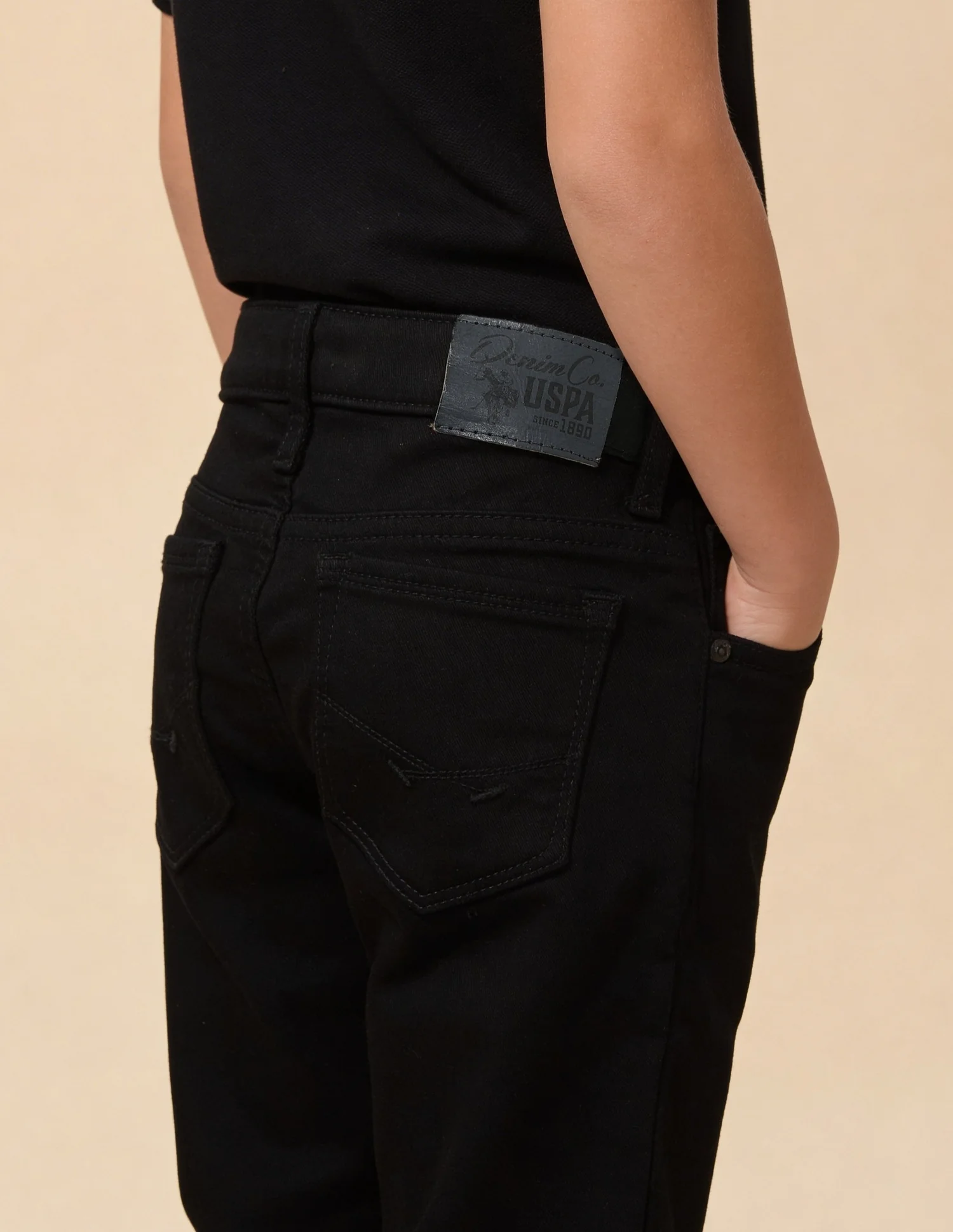 Mid Rise Relaxed Fit Jeans - Image 6