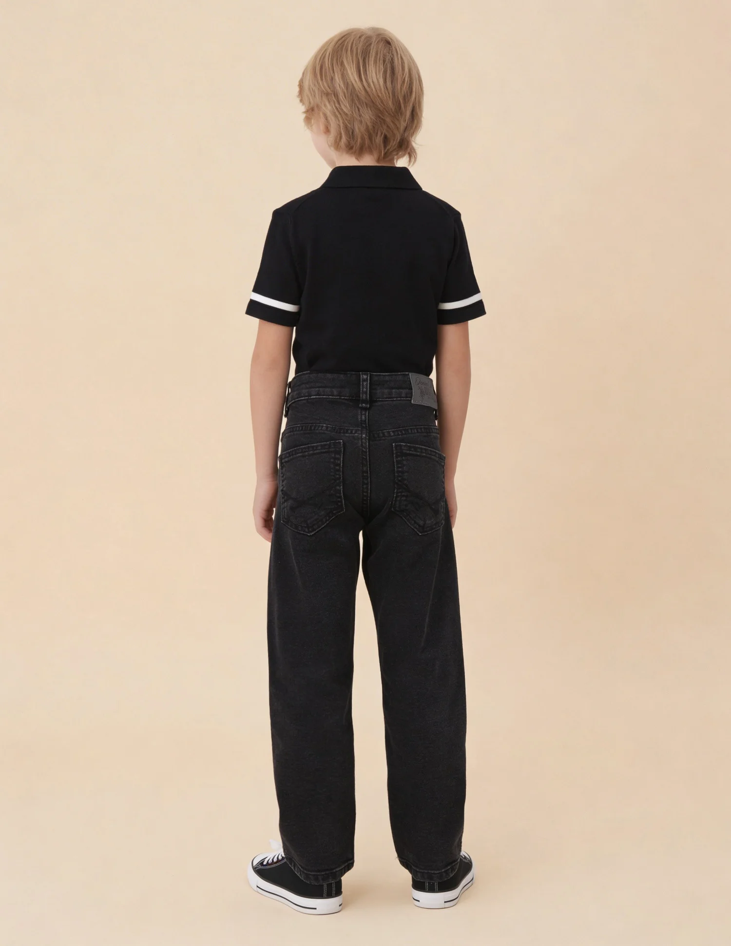 Mid Rise Relaxed Fit Jeans - Image 4