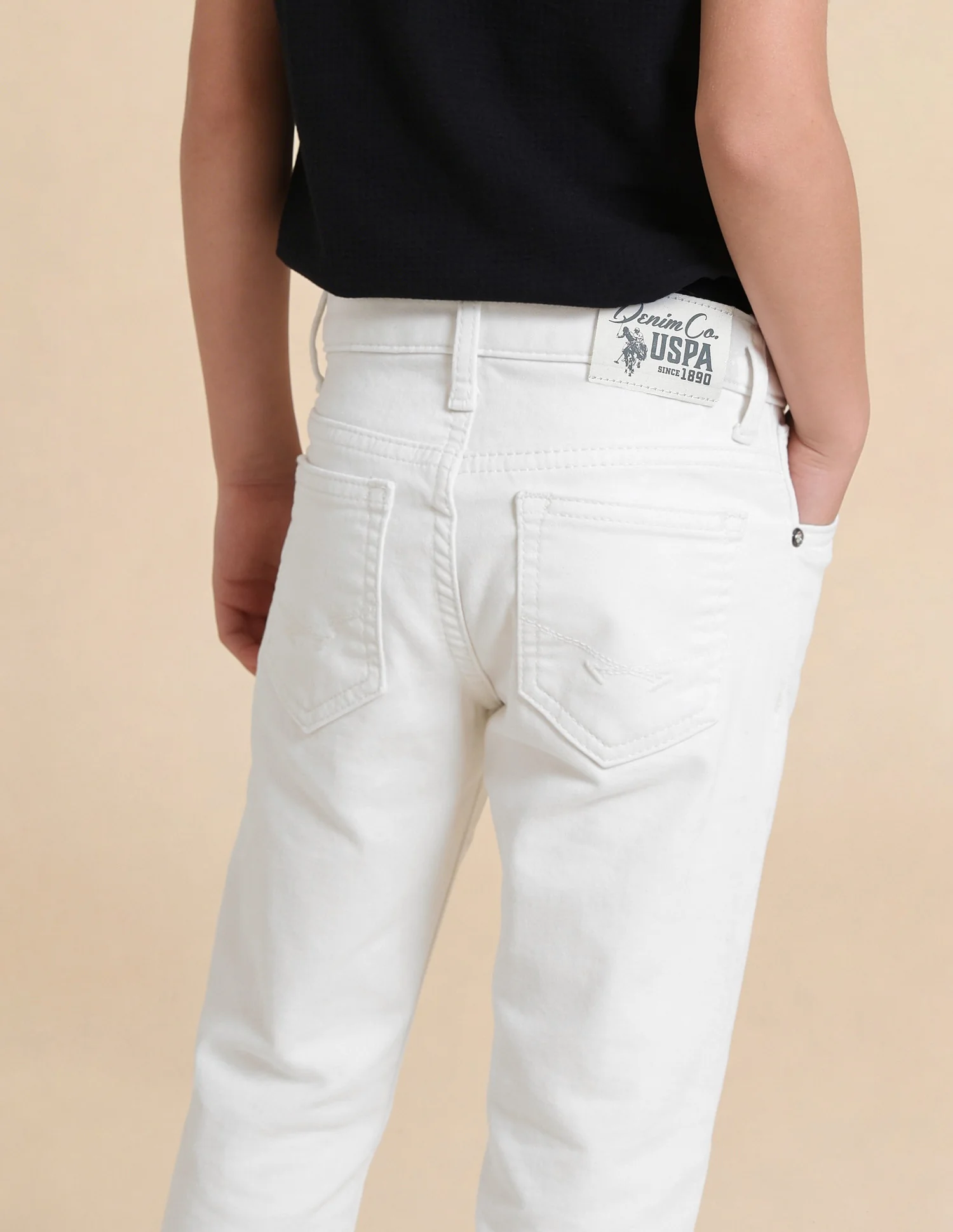 Mid Rise Relaxed Fit Jeans - Image 5