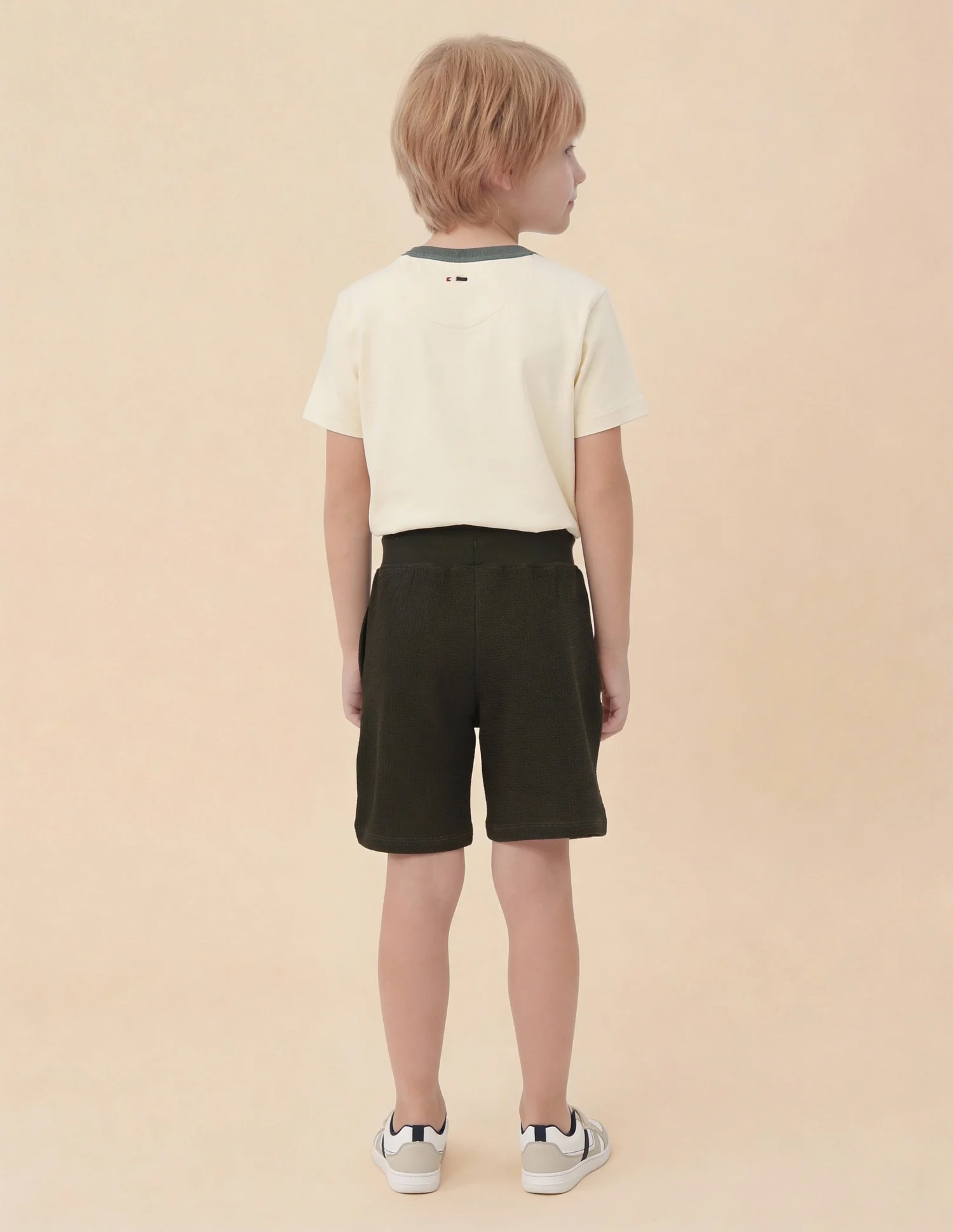 Textured Regular Fit Shorts - Image 4