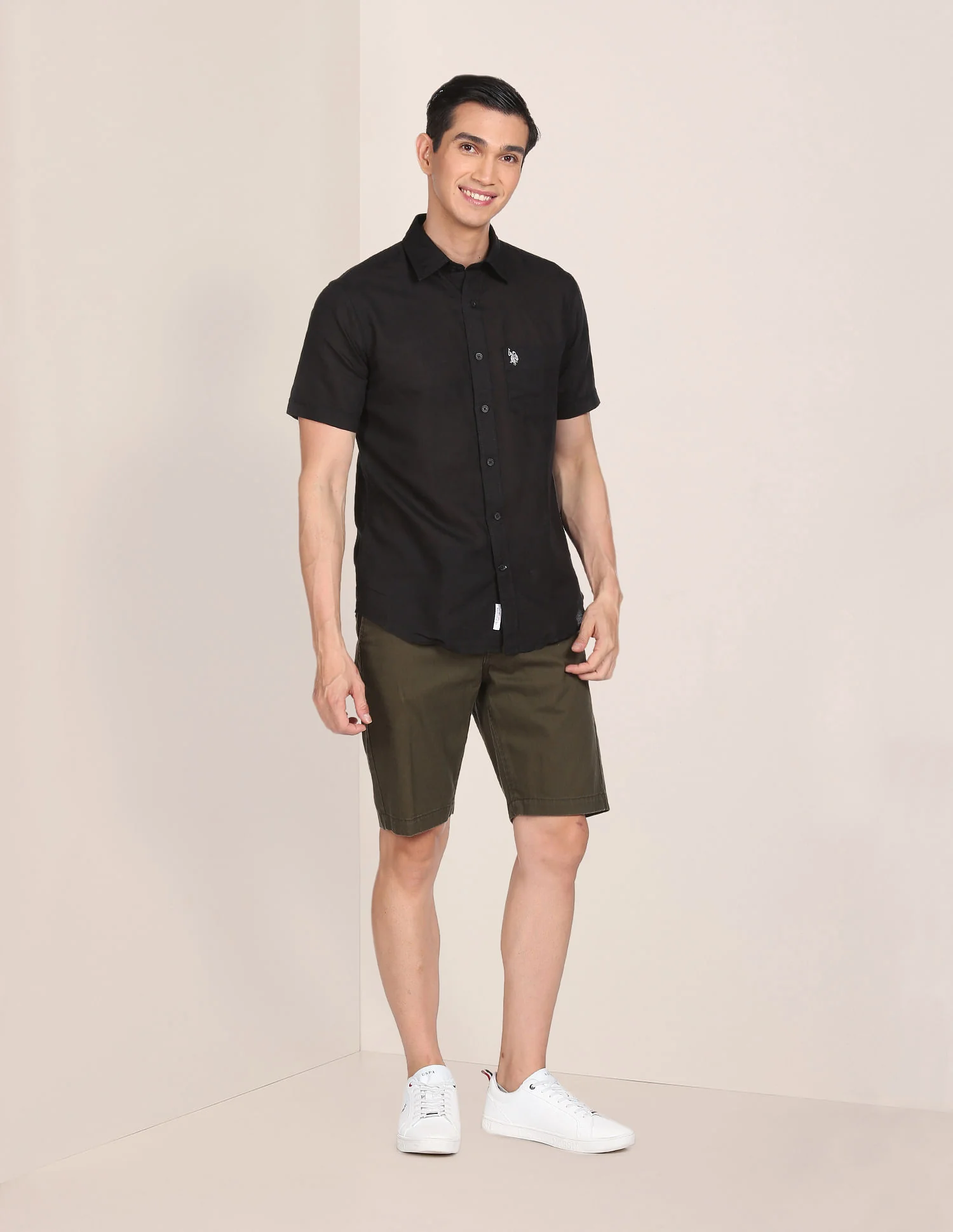 Men Black Chest Pocket Solid Casual Shirt - Image 3