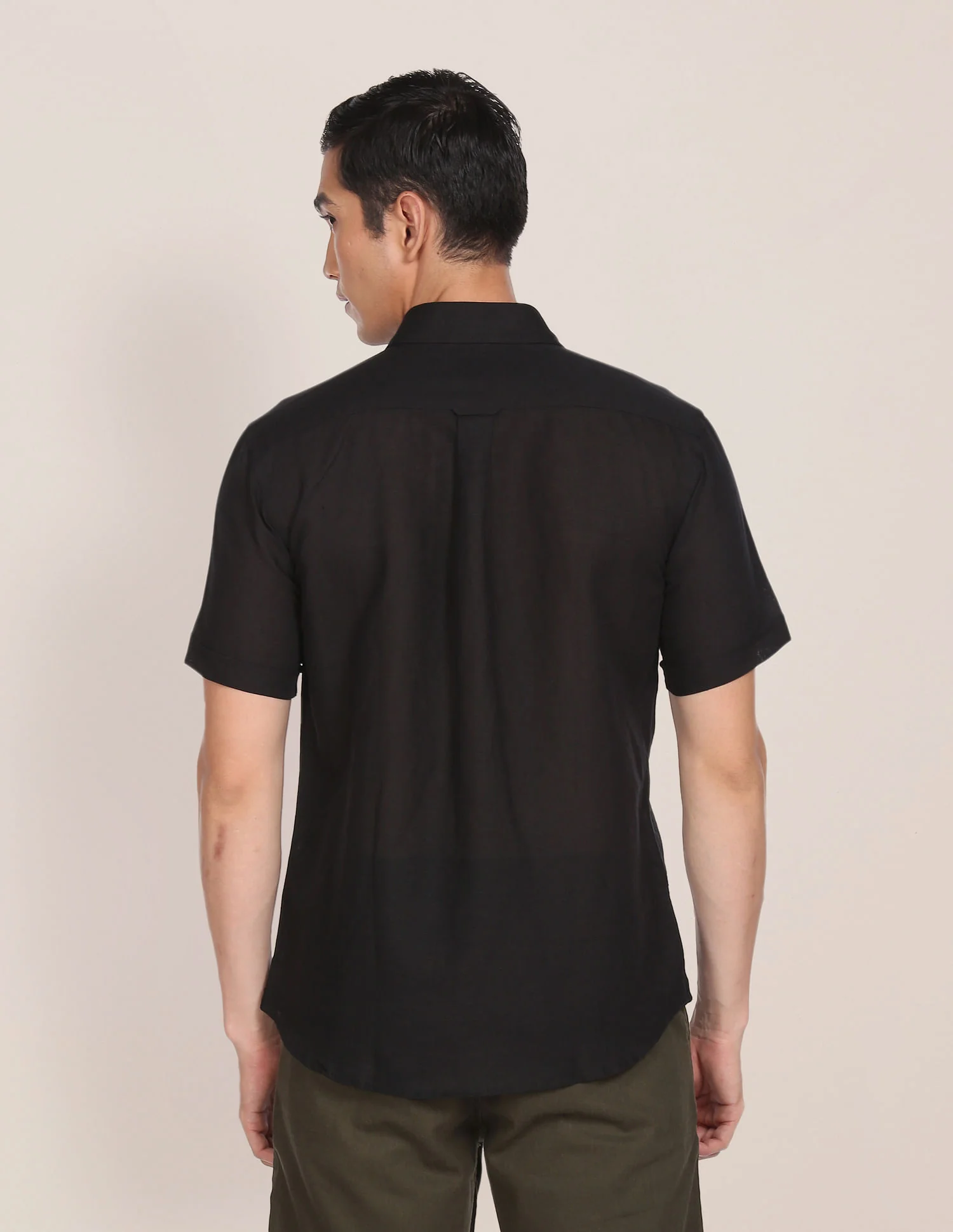 Men Black Chest Pocket Solid Casual Shirt - Image 5