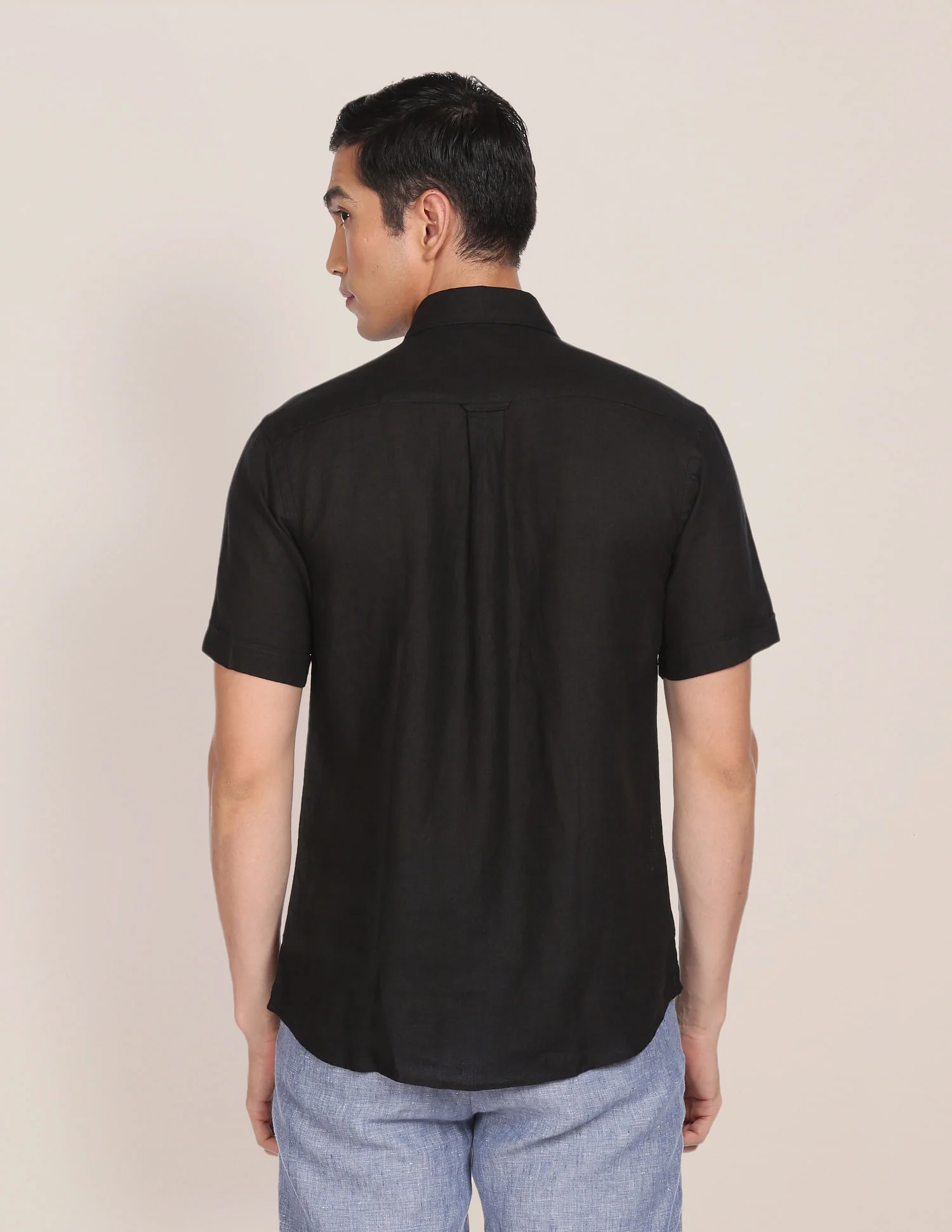 Men Black Short Sleeve Linen Casual Shirt - Image 5