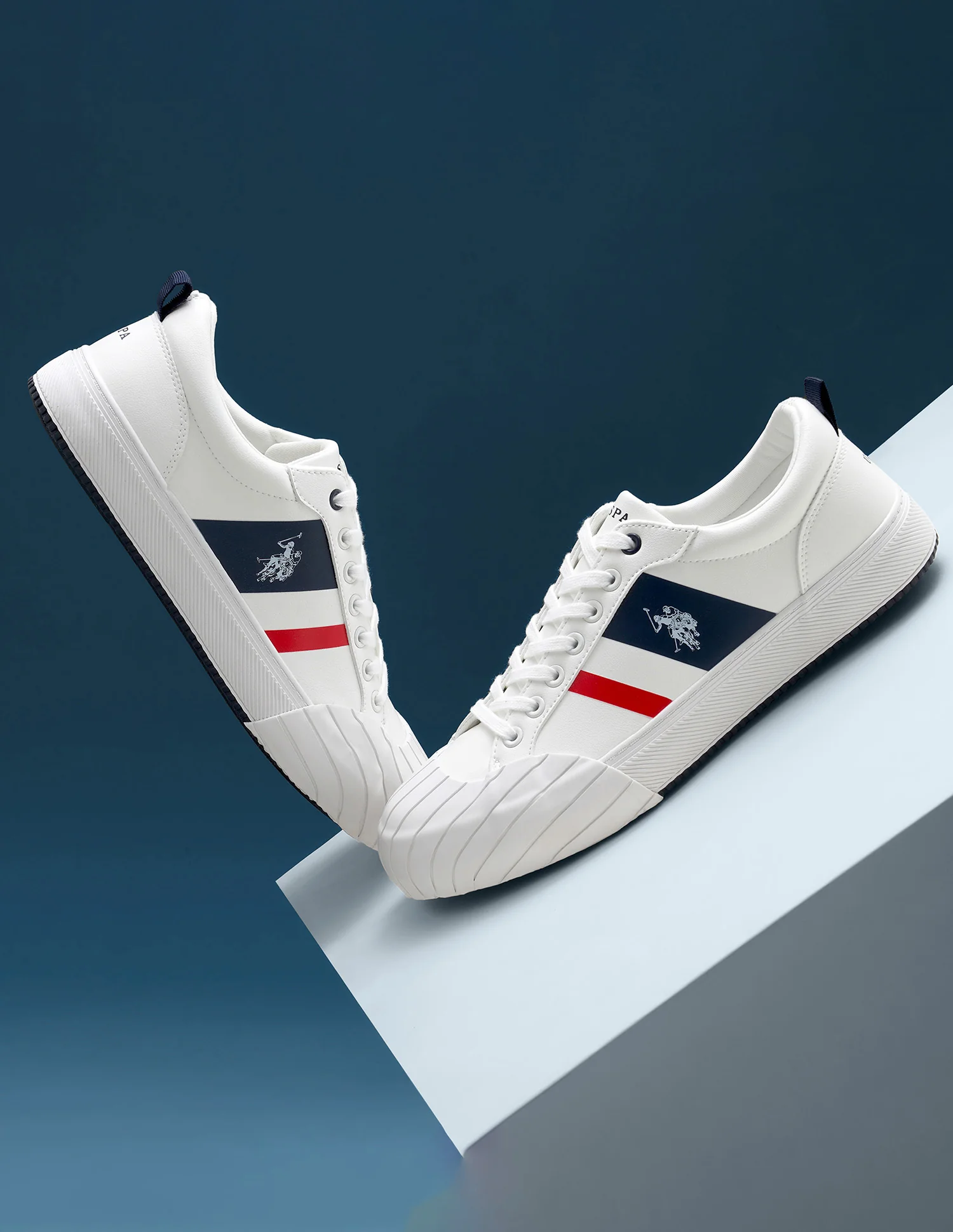 Men Brand Stripe Aart Sneakers
