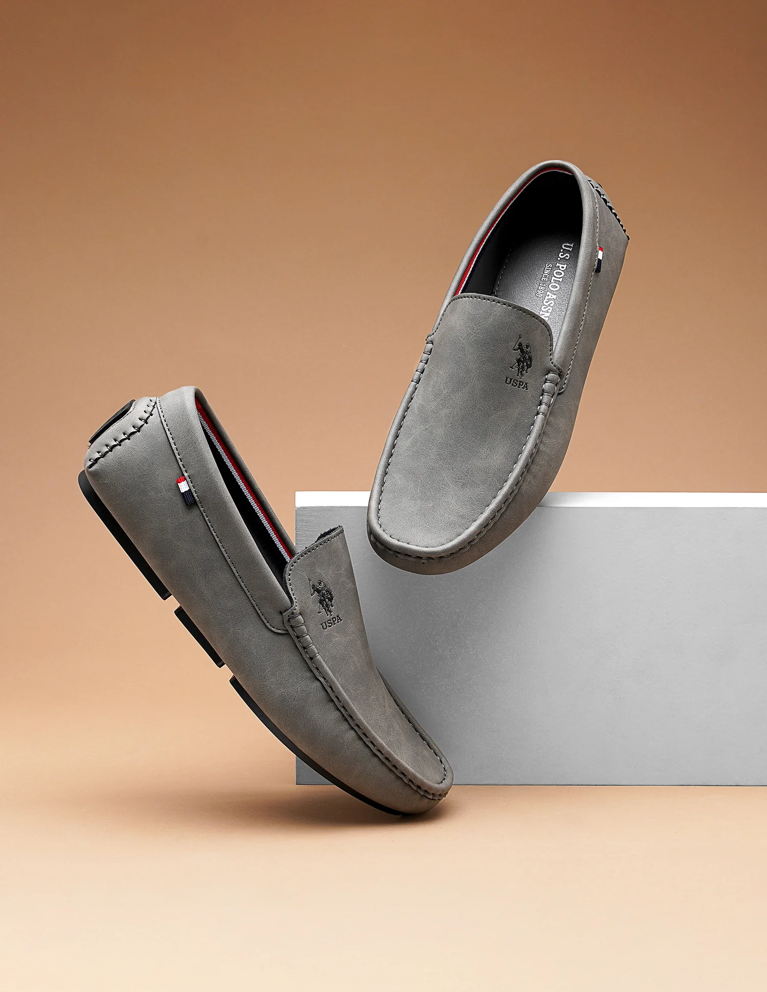 Men Round Toe Textured Aaron 3.0 Loafers