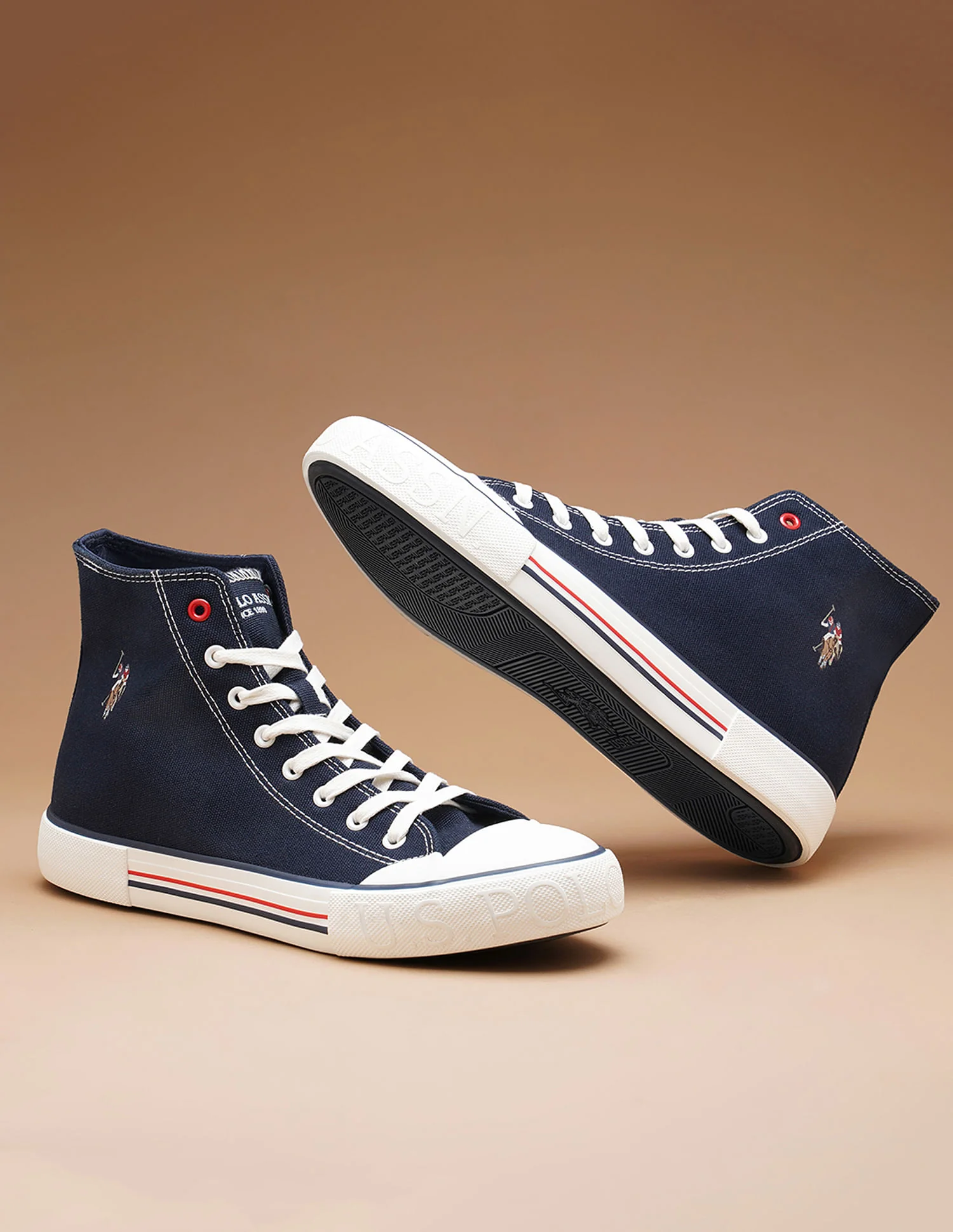 Men Vlair Navy Classics Mid Top Sneakers