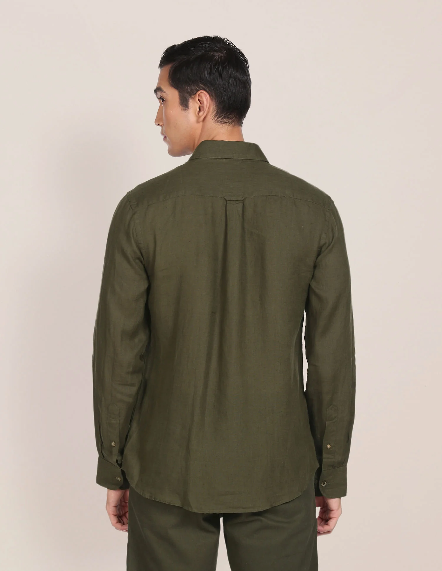 Men Olive Chest Pocket Solid Casual Shirt - Image 5