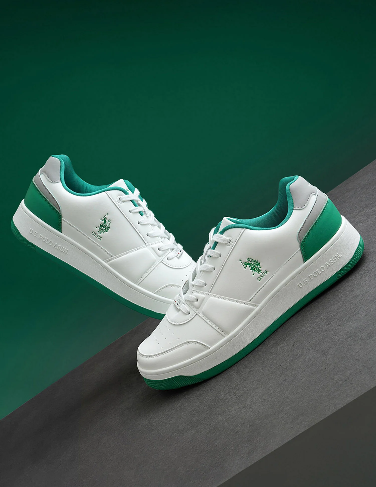 Men Finn White Retro Court Sneakers