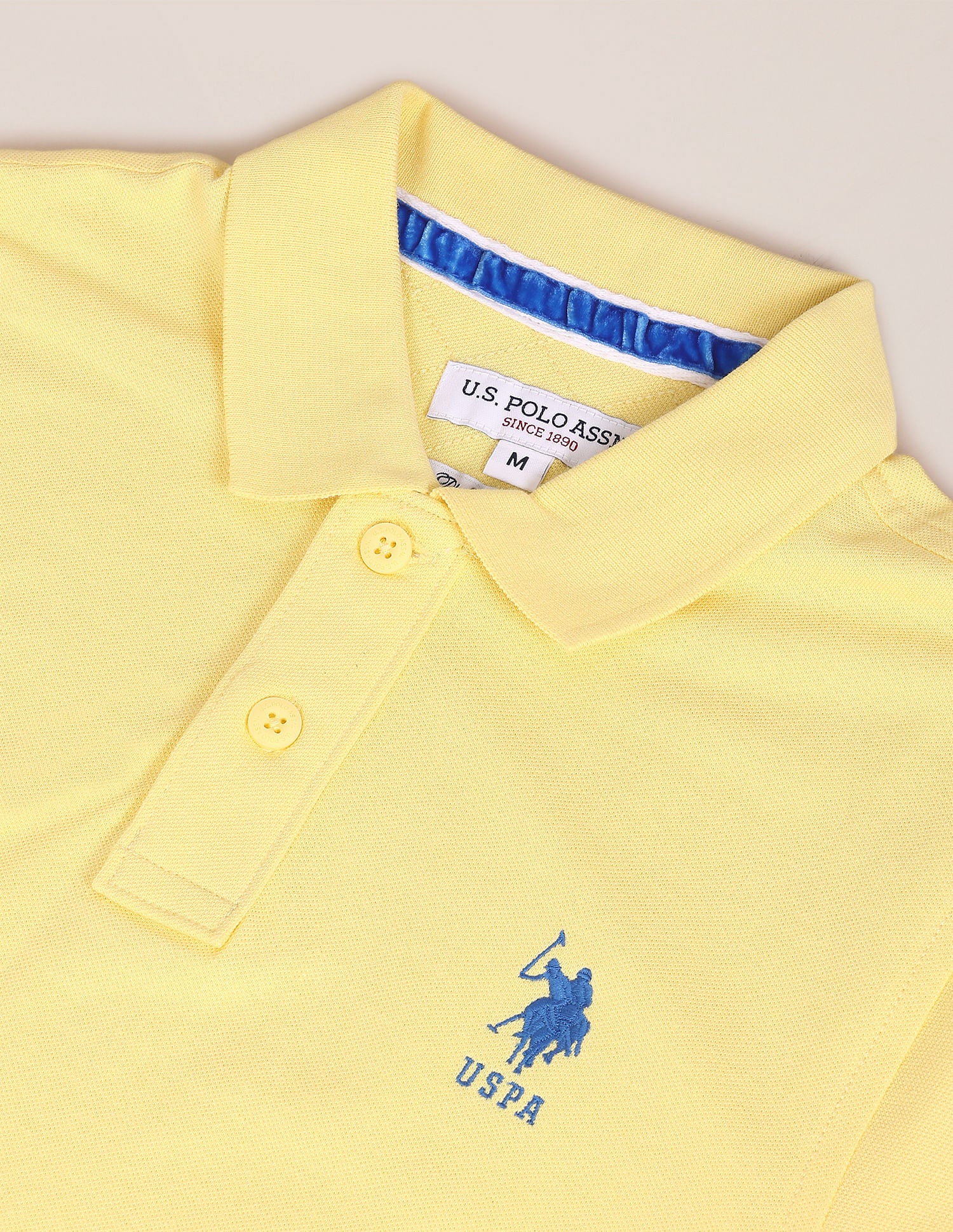Ribbed Collar Solid Polo Shirt - Image 2