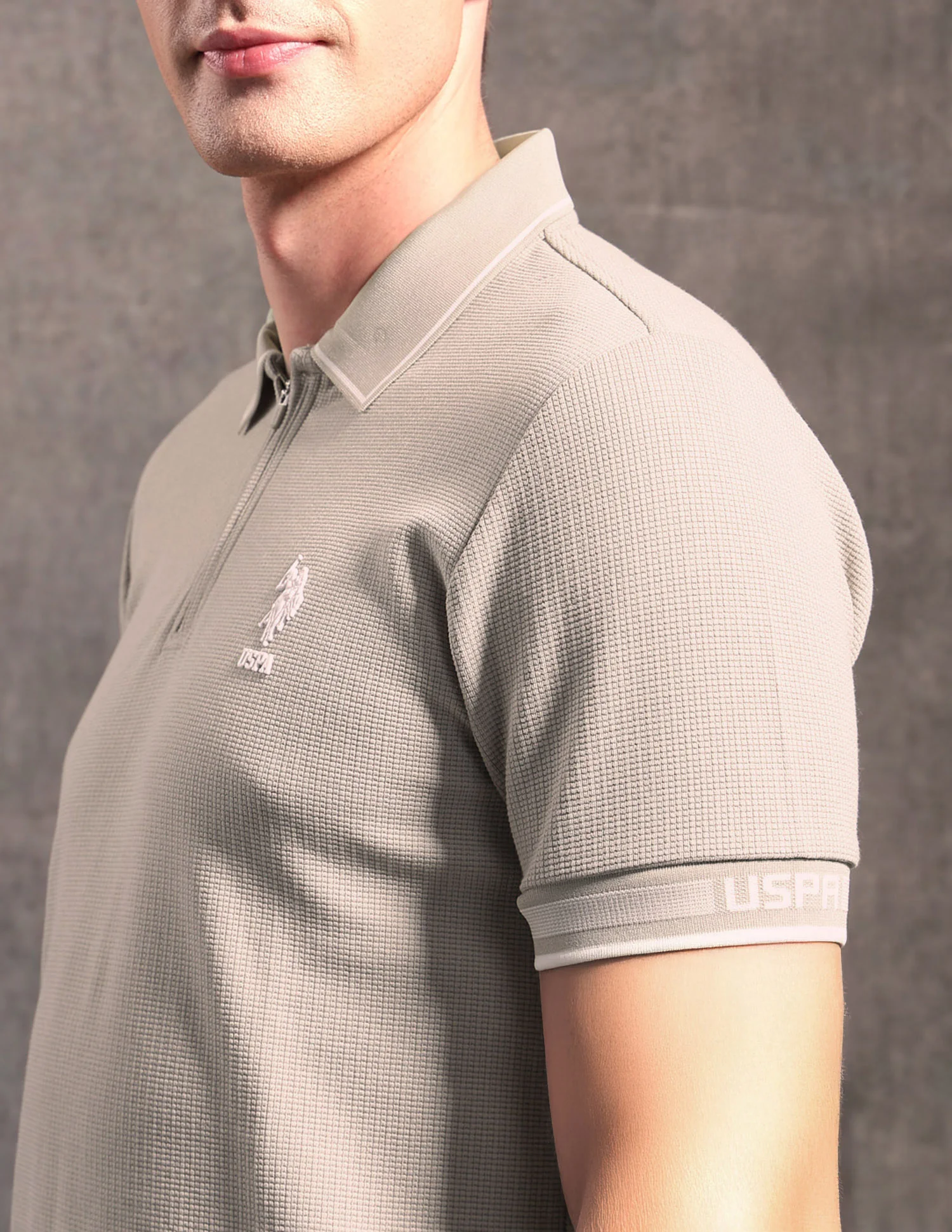 Black & Gold Textured Polo Shirt - Image 8