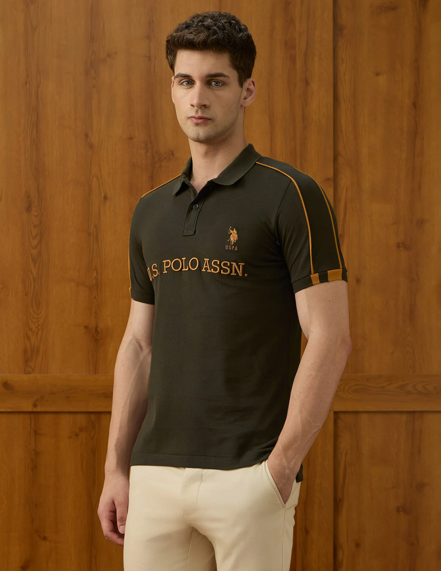 Brand Embroidered Equestrian Aisle Theater Polo Shirt - Image 4