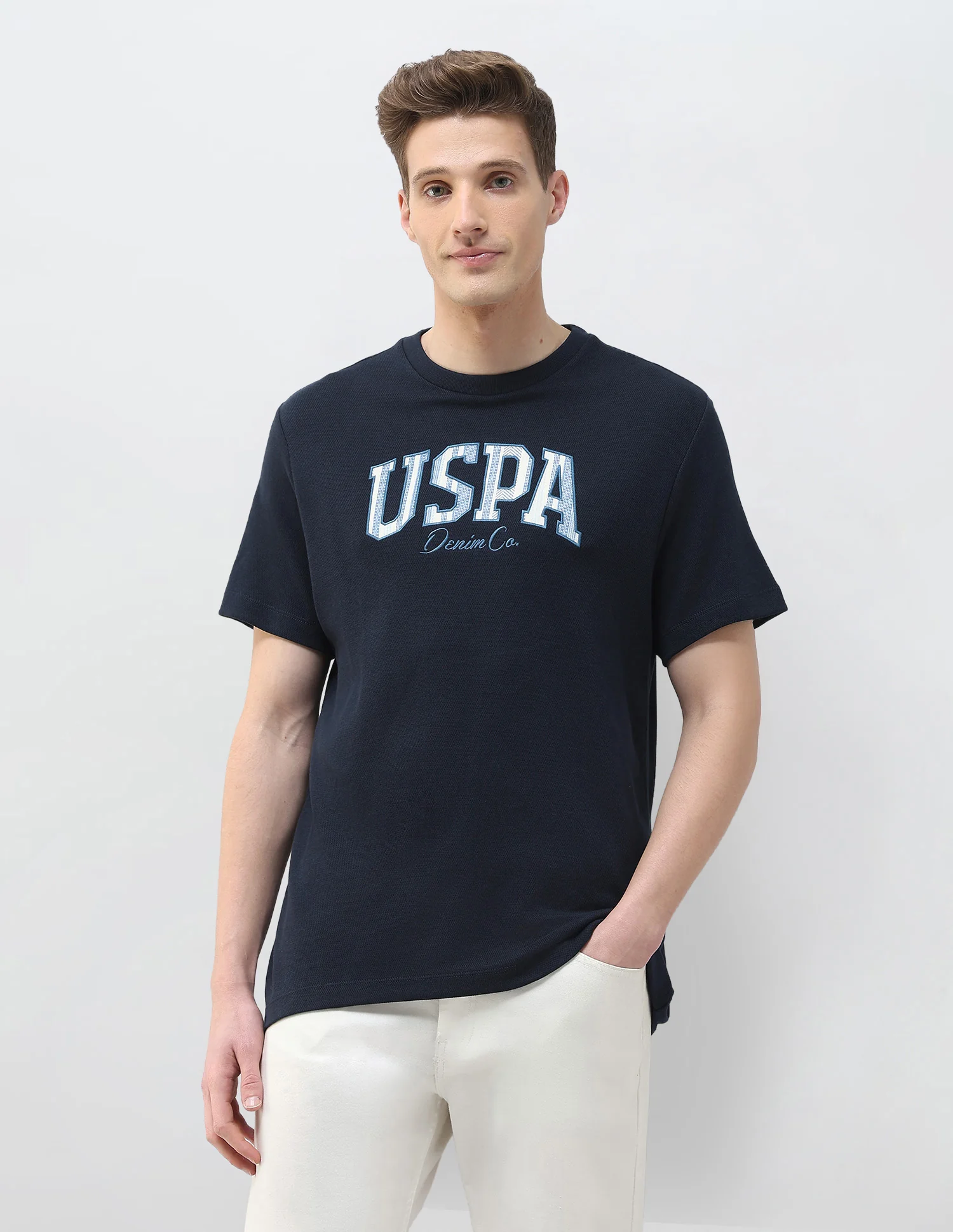 Brand Embroidered Motel On The Coast T-Shirt - Image 6