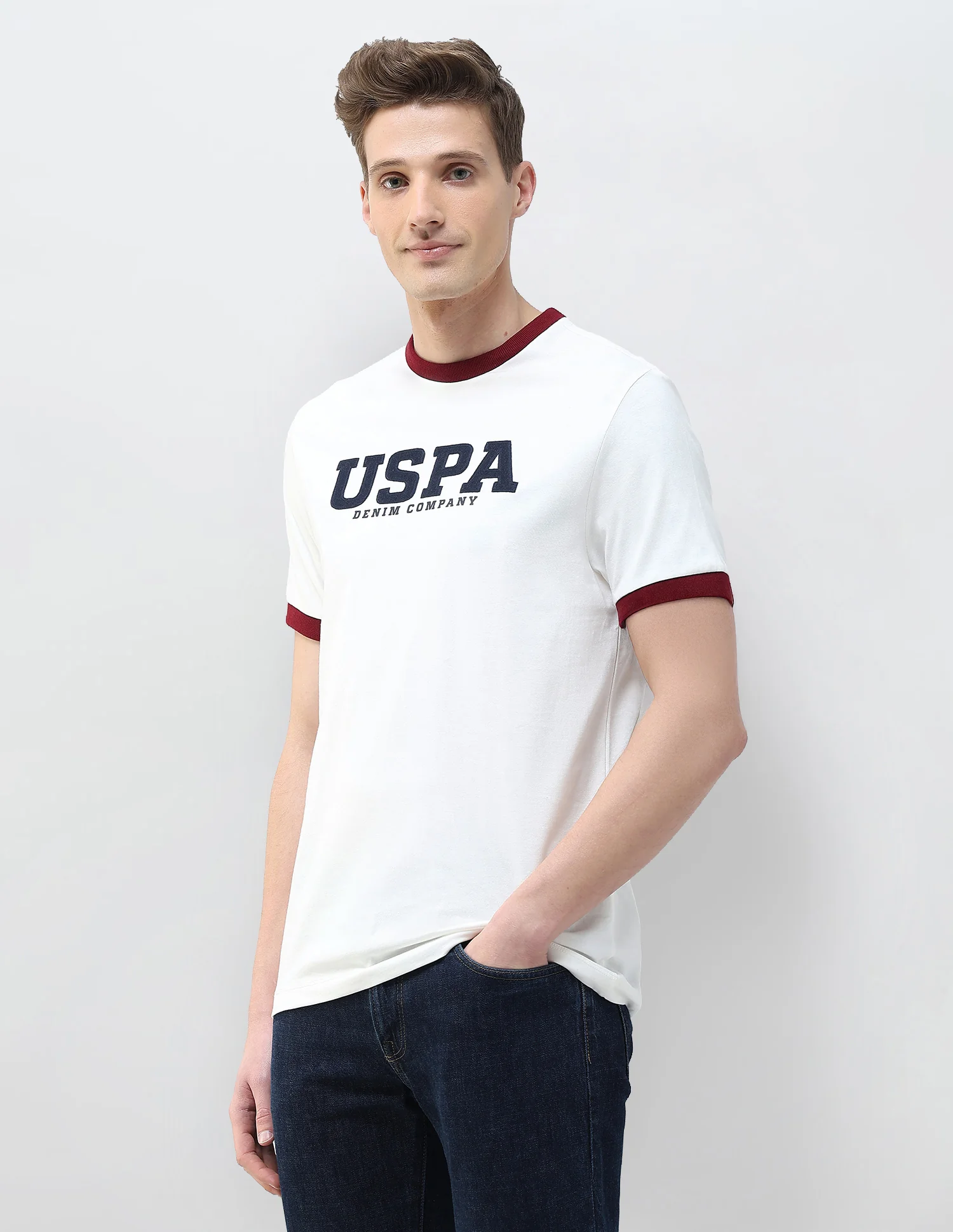 Brand Embroidered Motel On The Coast T-Shirt - Image 4