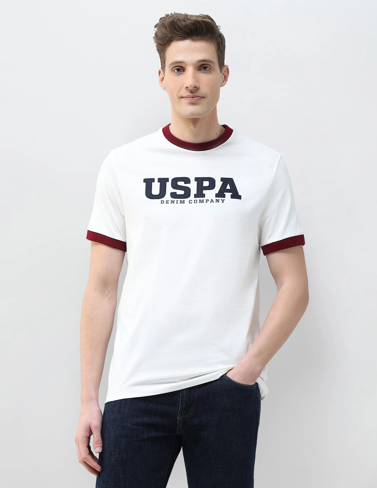 Brand Embroidered Motel On The Coast T-Shirt - Image 6