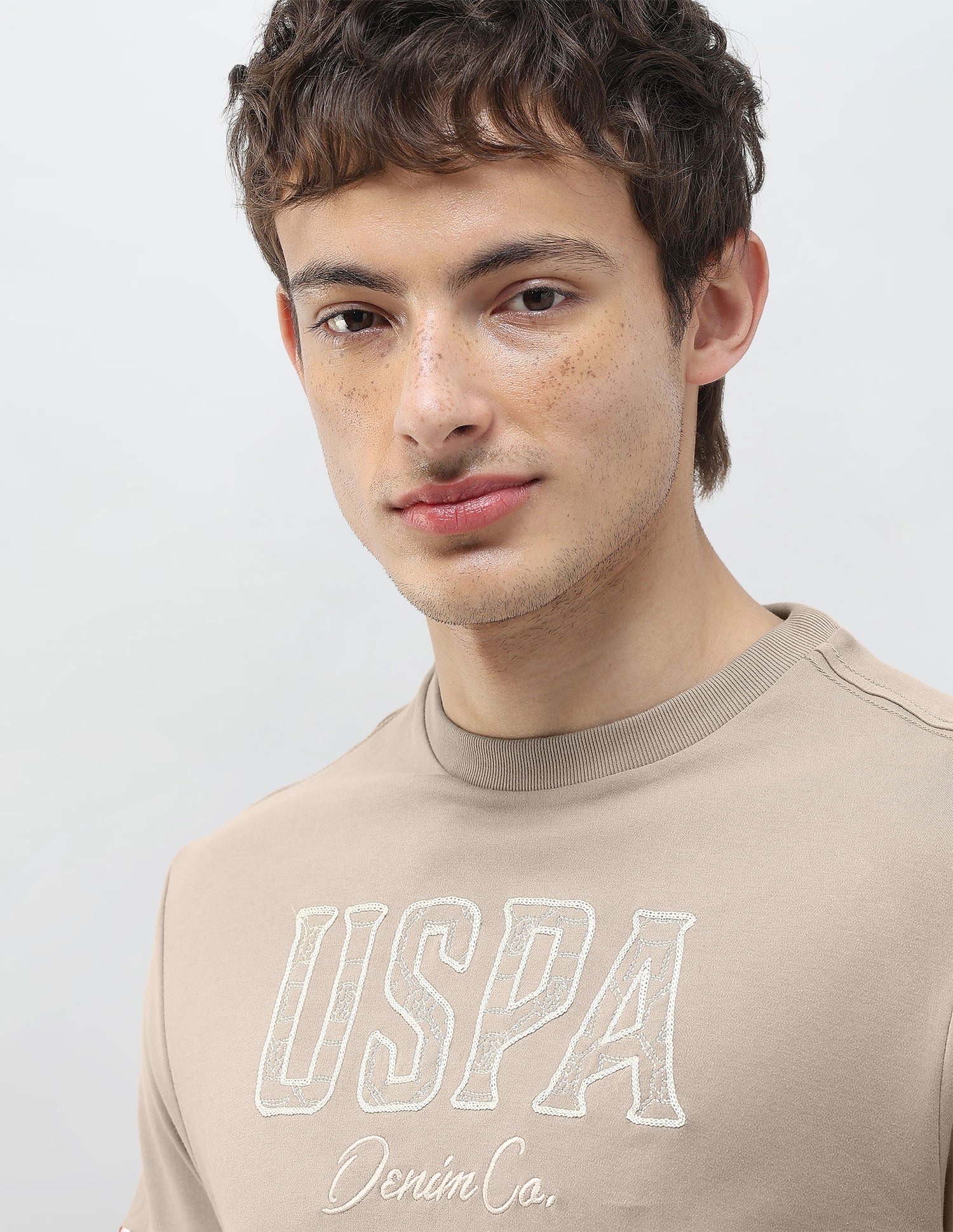 Brand Embroidered Slim Fit T-Shirt - Image 7