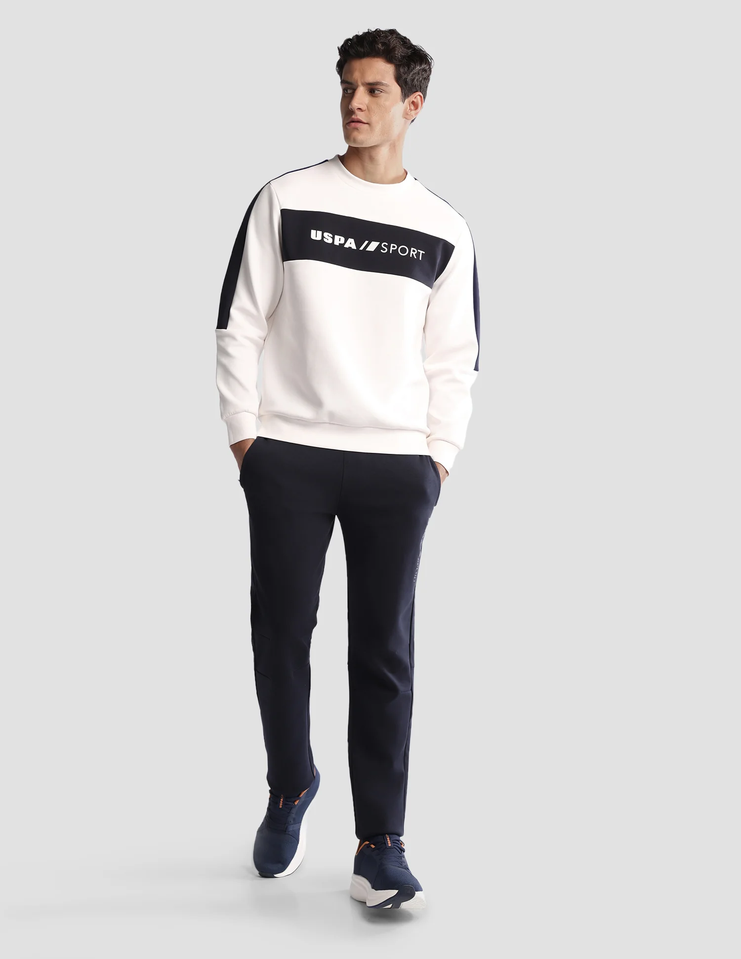 Brand Printed Regular Fit Active Sweatshirt - Image 3