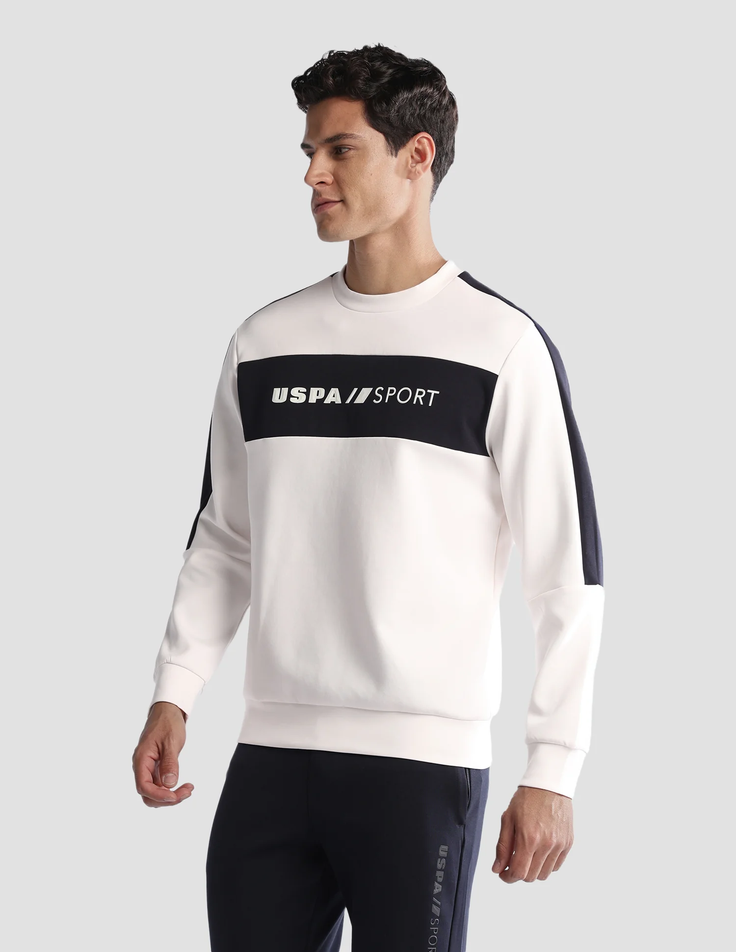 Brand Printed Regular Fit Active Sweatshirt - Image 4