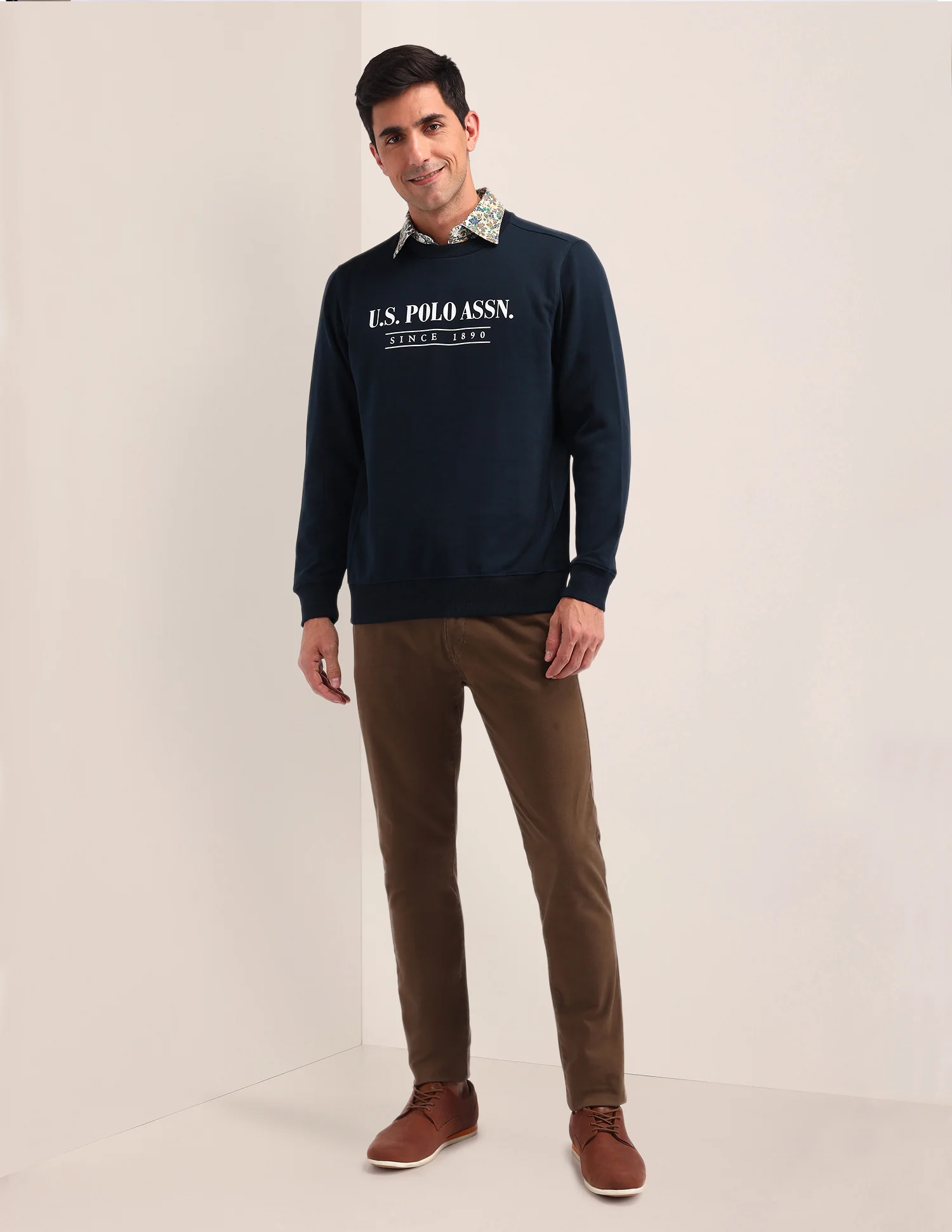 Brand Printed Regular Fit Sweatshirt - Image 3