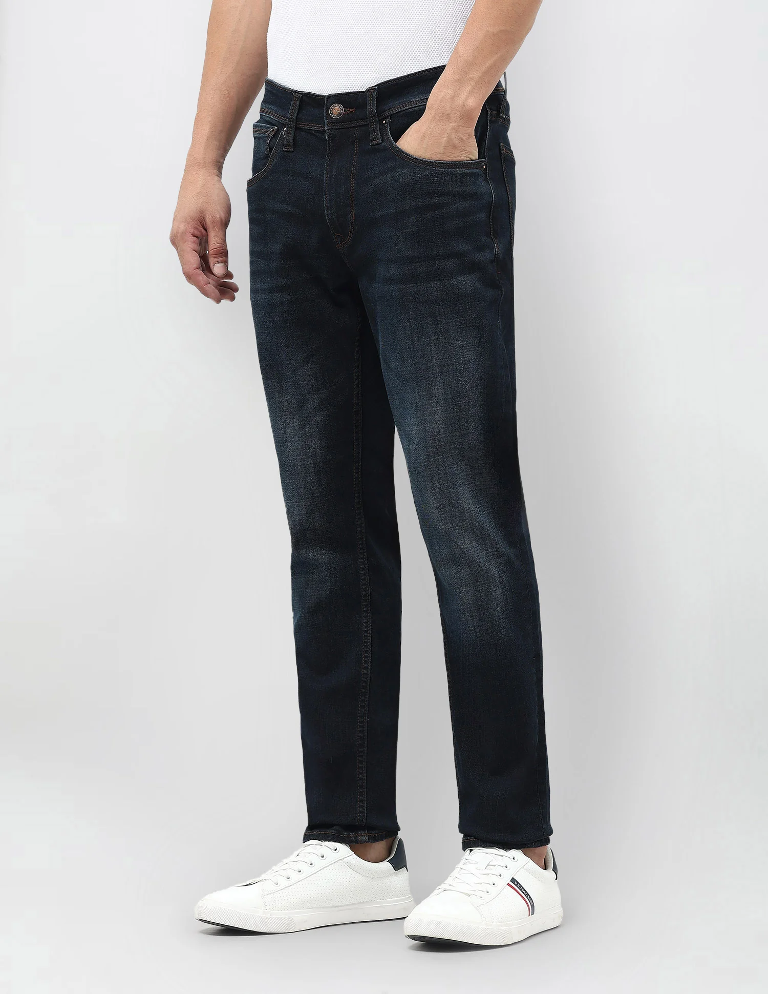 Brandon Slim Tapered Fit Blue Jeans - Image 4