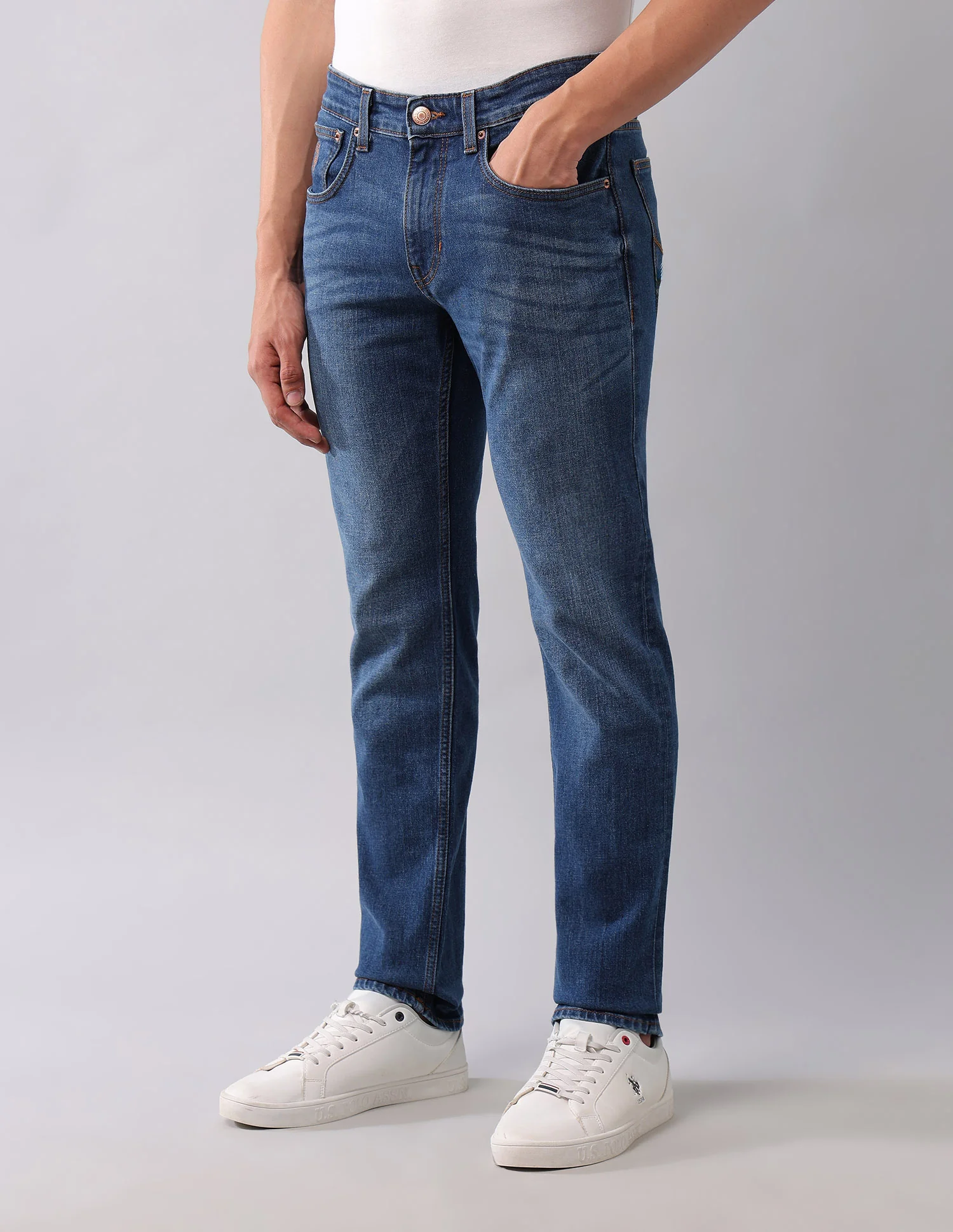 Brandon Slim Tapered Fit Blue Jeans - Image 4