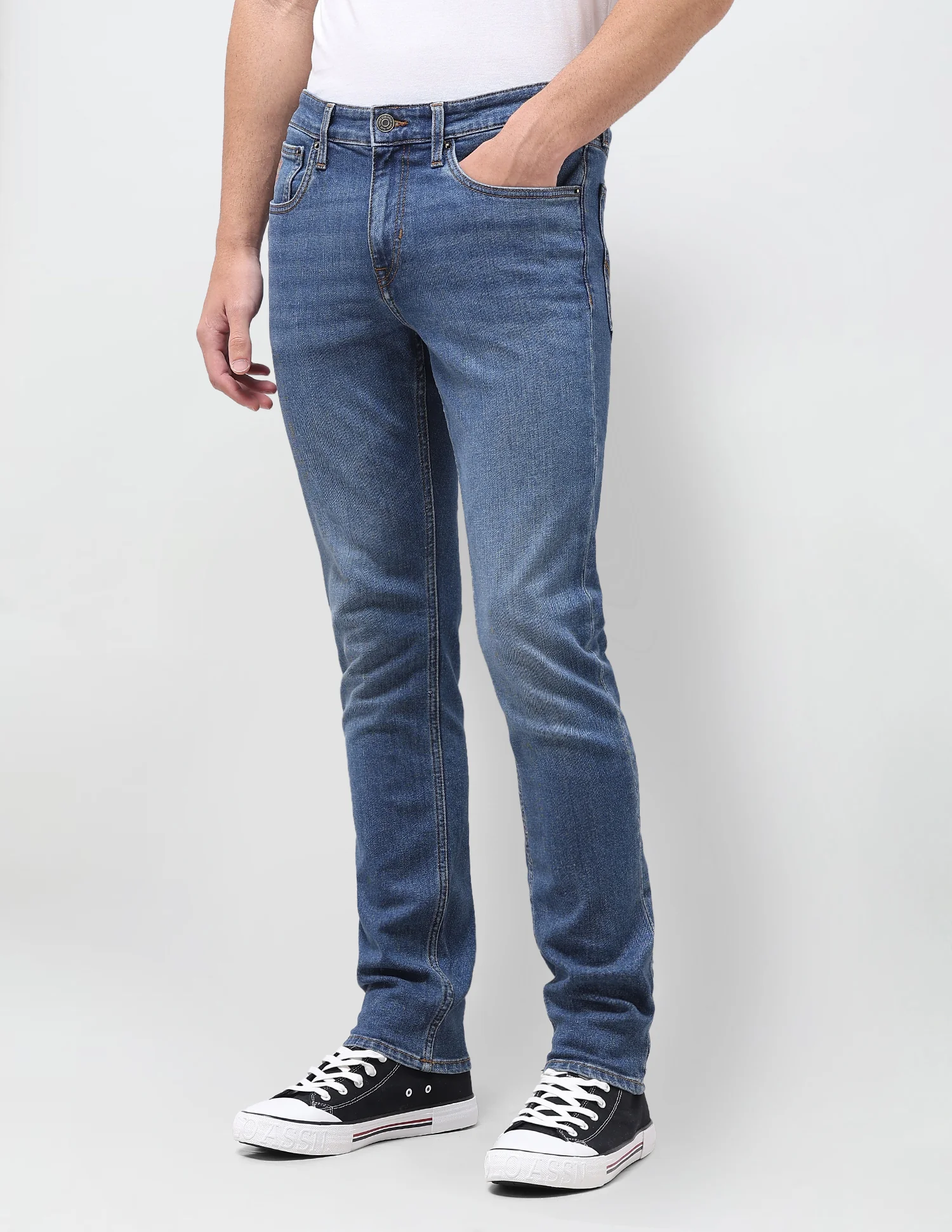 Brandon Slim Tapered Fit Blue Jeans - Image 4