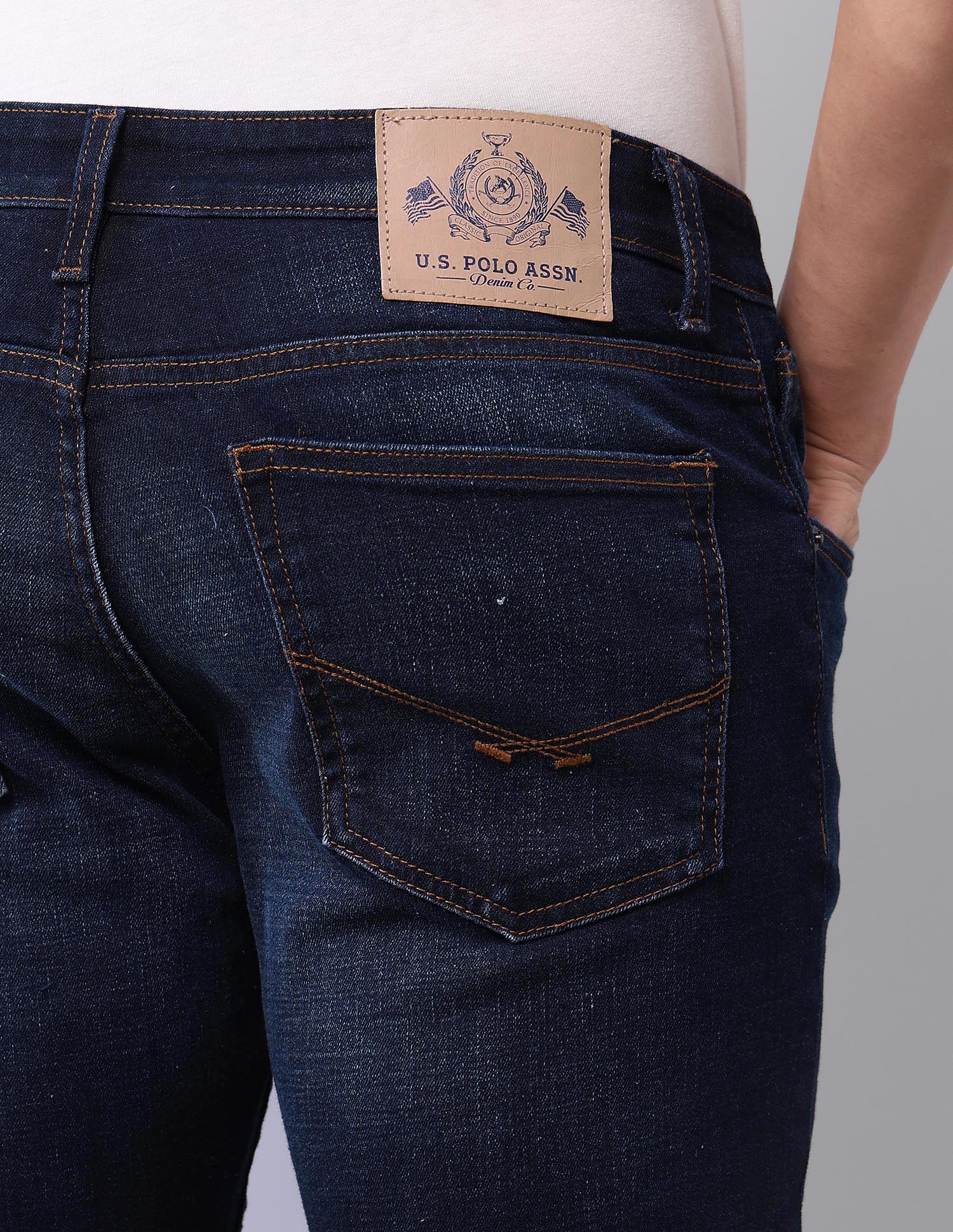 Brandon Slim Tapered Fit Blue Jeans - Image 8