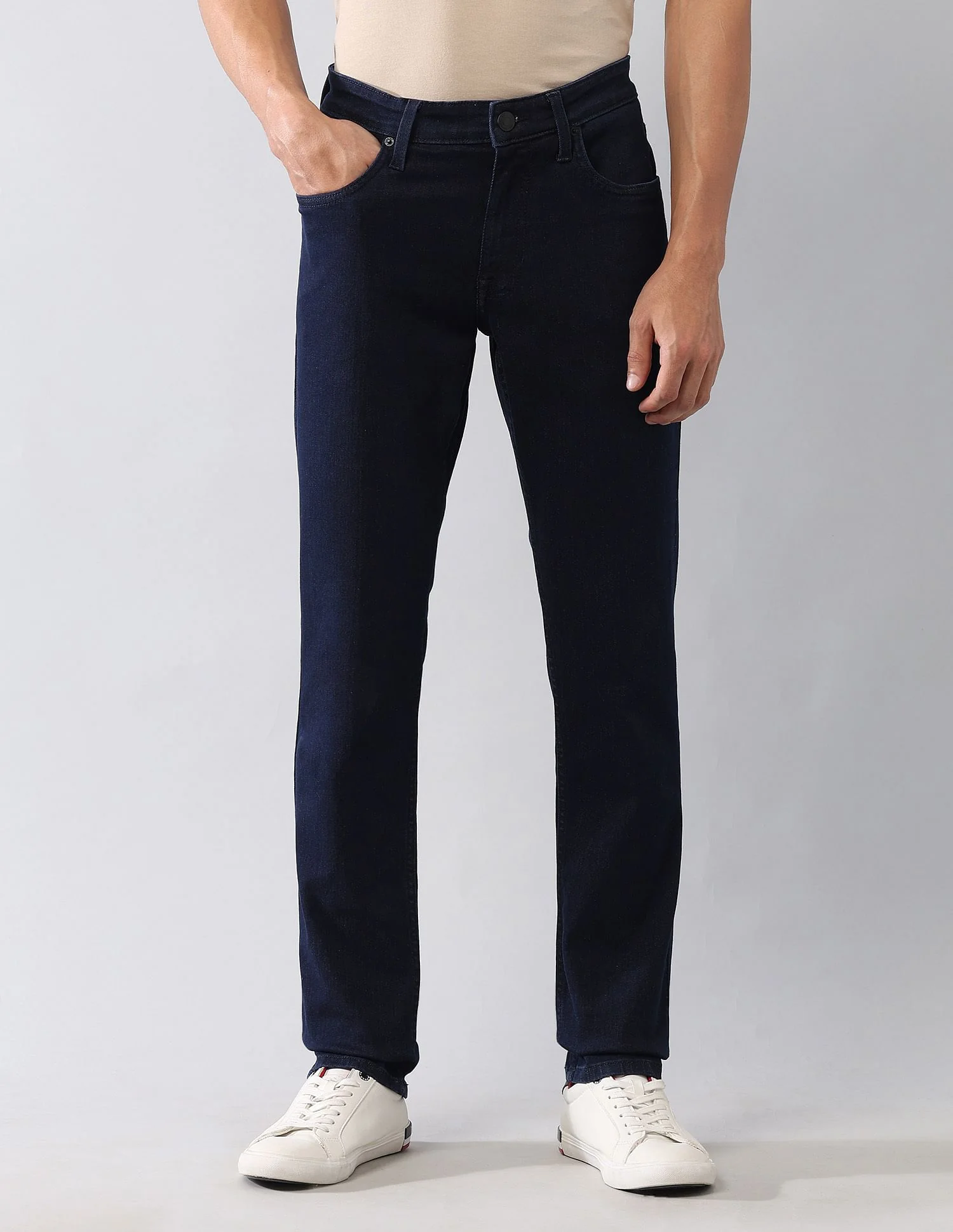 Brandon Slim Tapered Fit Blue Jeans - Image 6