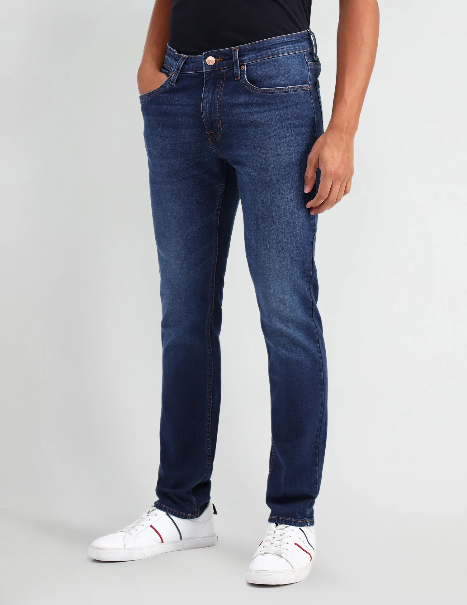 Brandon Slim Tapered Fit Blue Jeans - Image 4