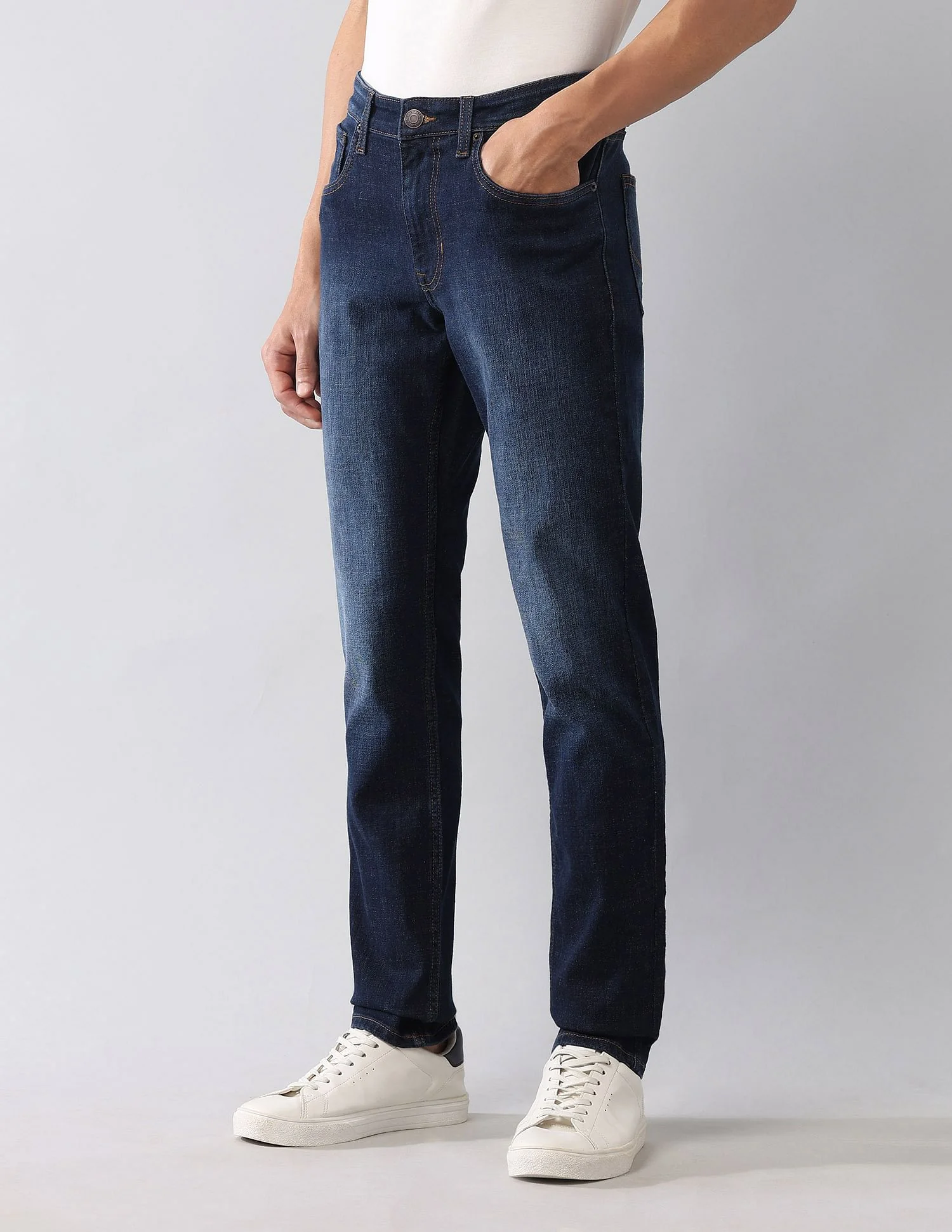 Brandon Slim Tapered Fit Blue Jeans - Image 4