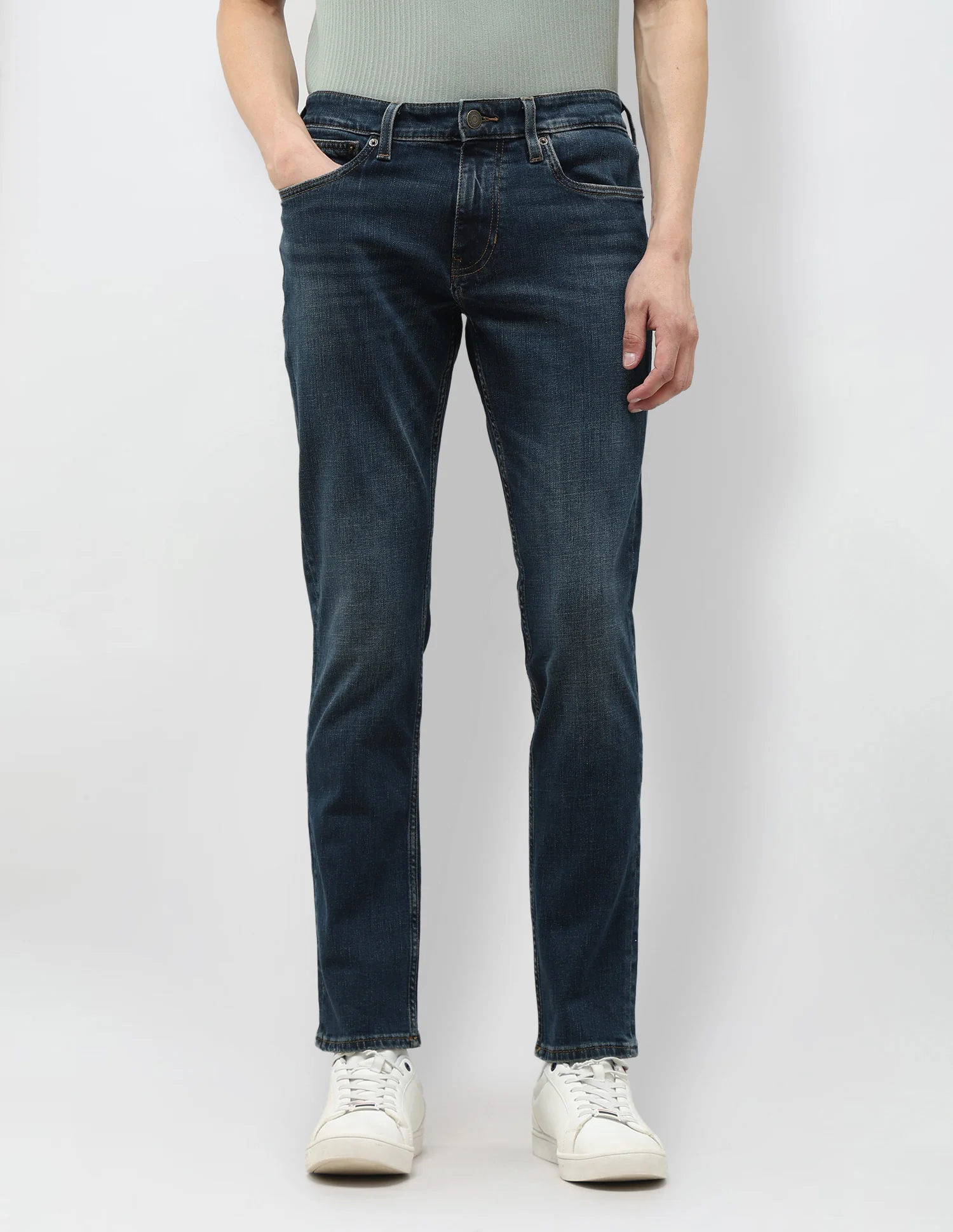 Brandon Slim Tapered Fit Blue Jeans - Image 6