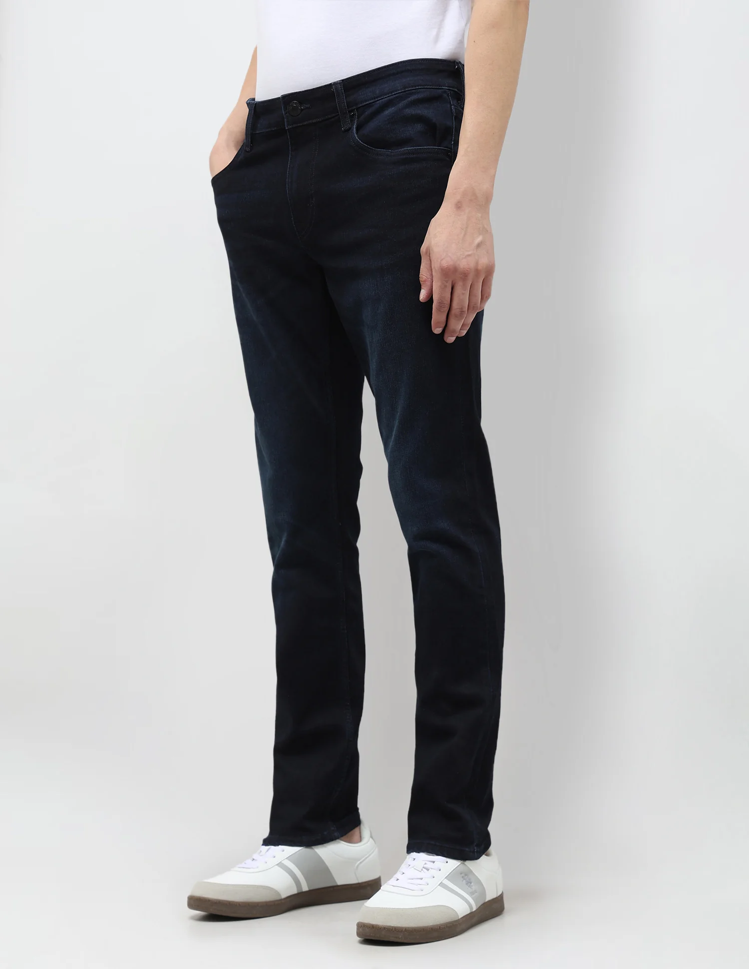Brandon Slim Tapered Fit Blue Jeans - Image 4