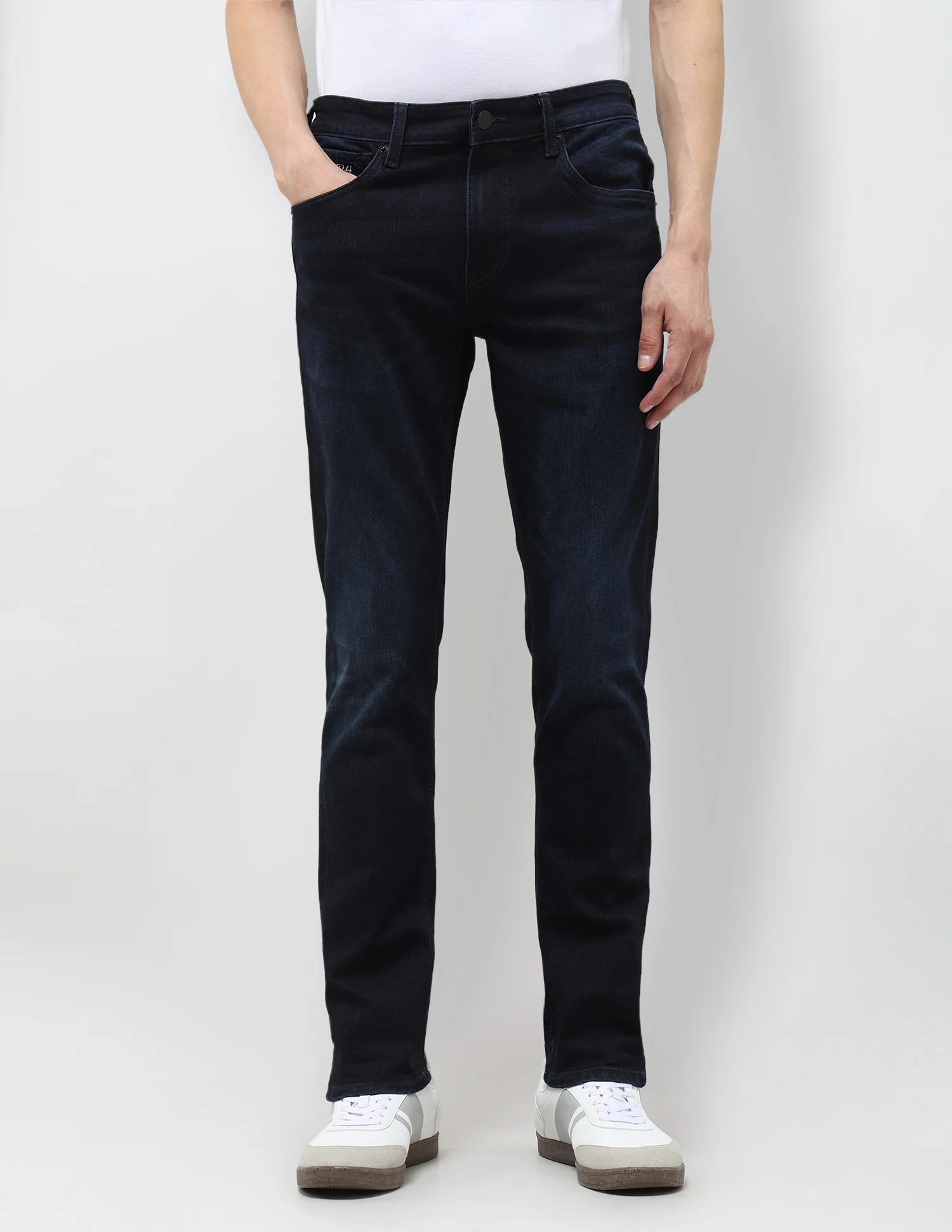 Brandon Slim Tapered Fit Blue Jeans - Image 6