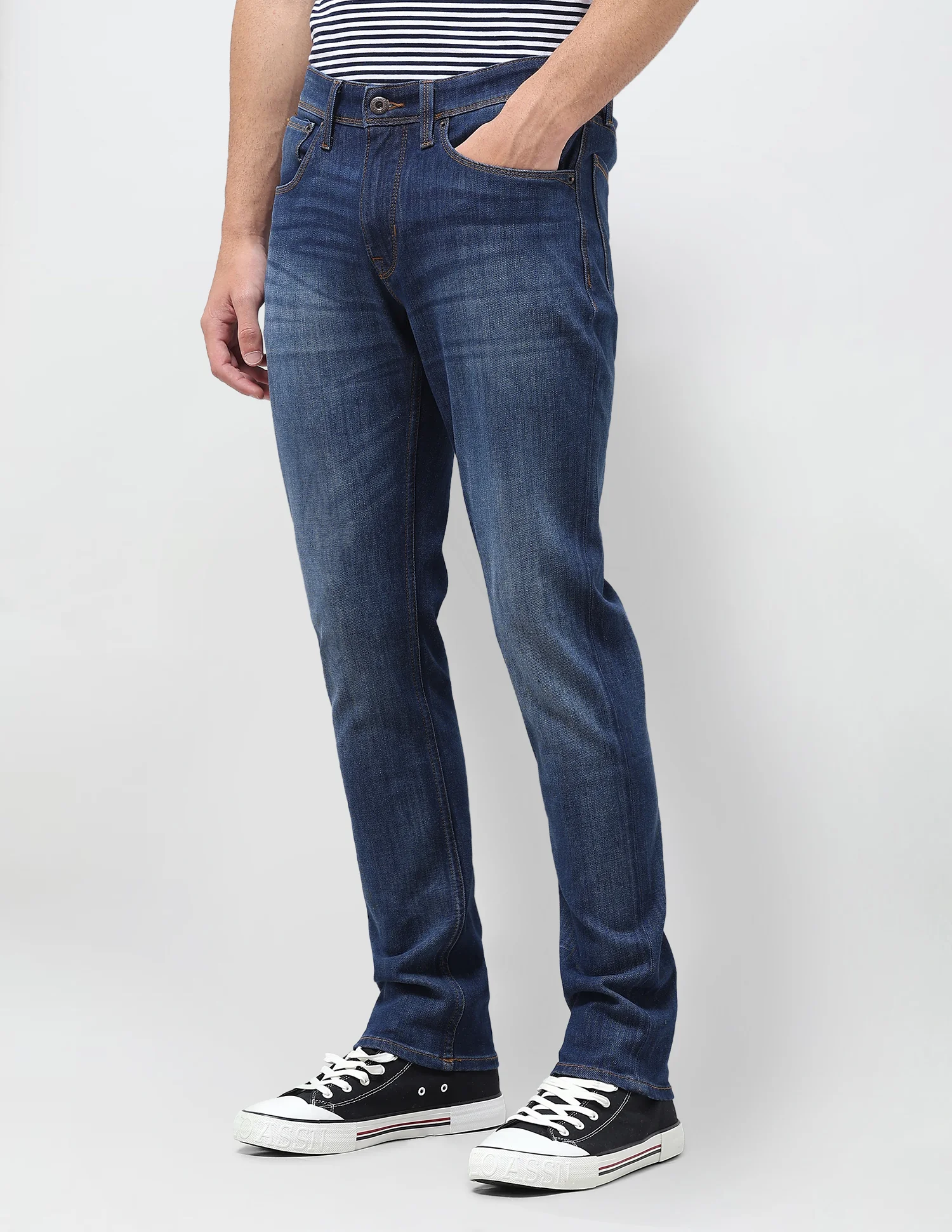 Brandon Slim Tapered Fit Blue Jeans - Image 4