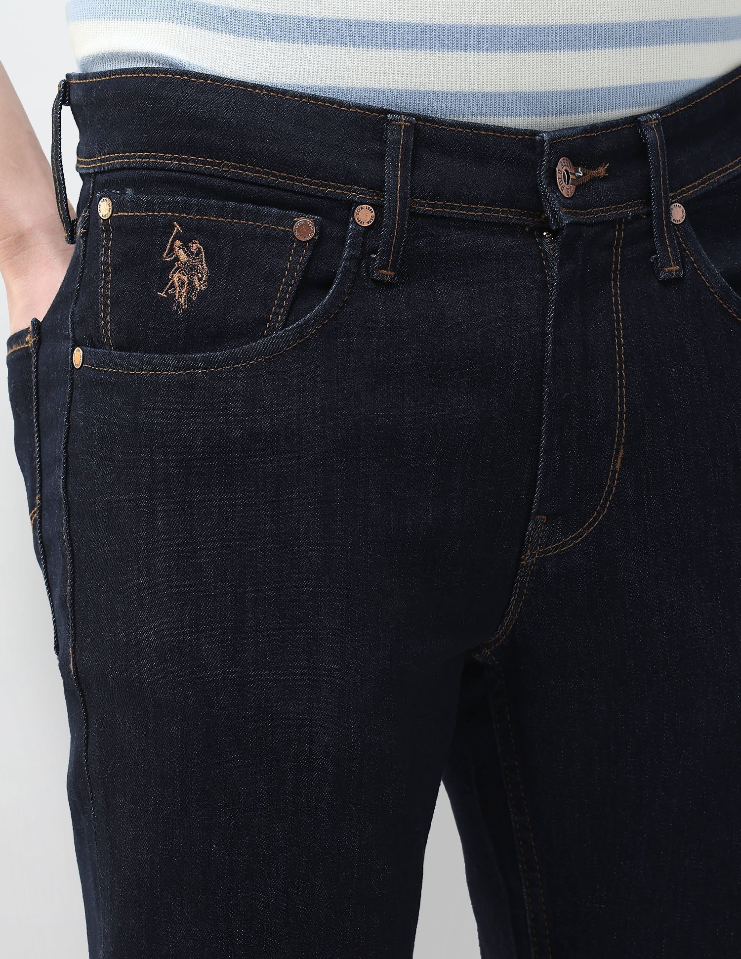 Brandon Slim Tapered Fit Rinsed Jeans - Image 7