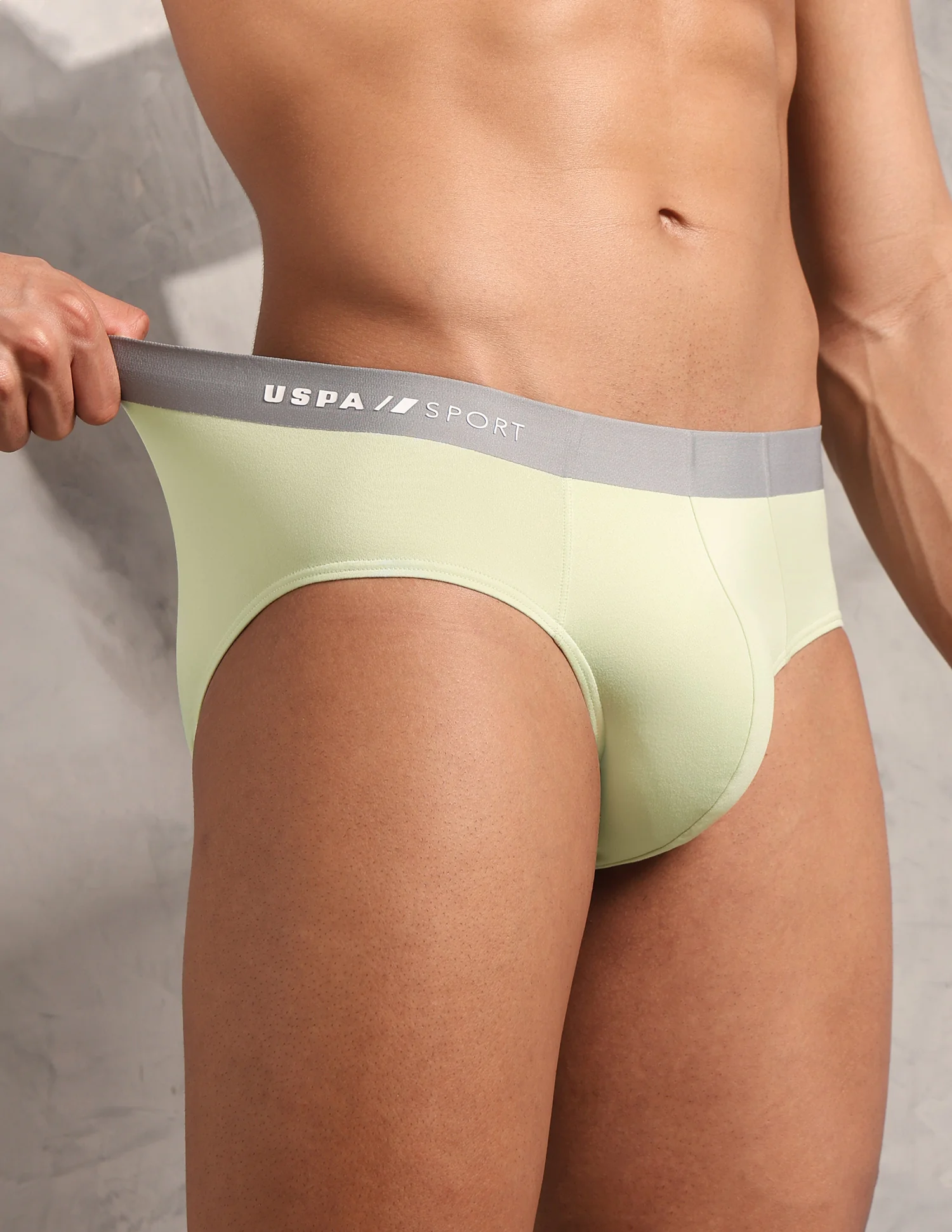 Breathable Seamless Sports RB002 Brief - Image 7