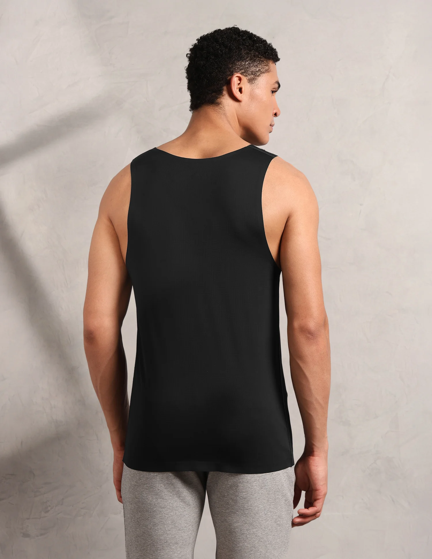 Breathe Easy Mesh Seamless RV001 Sports Vest - Image 5