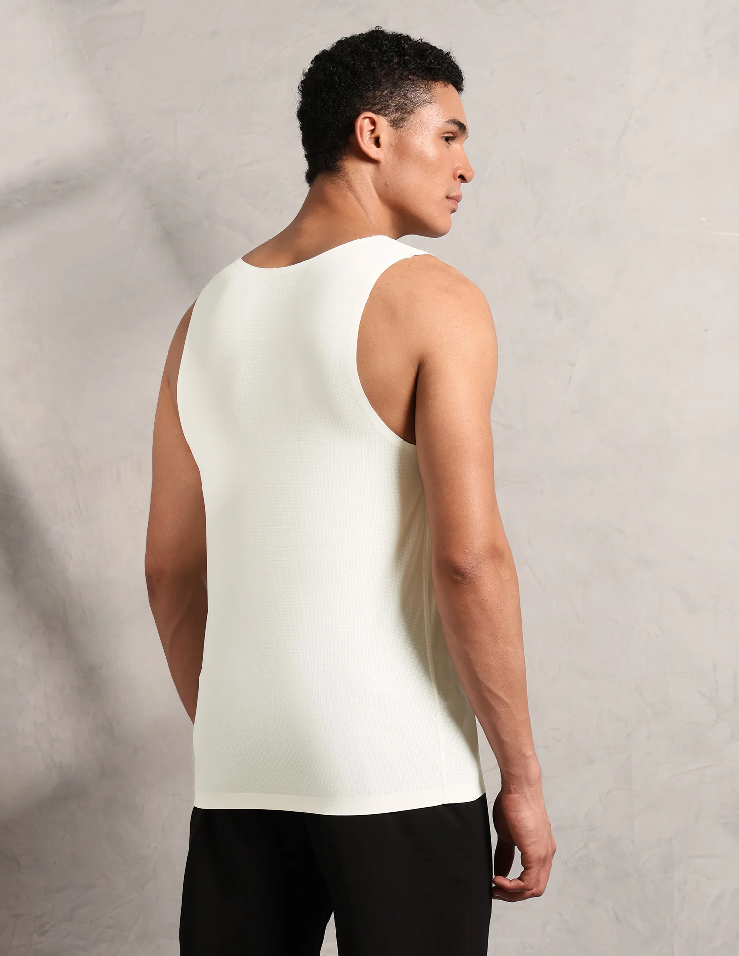 Breathe Easy Mesh Seamless RV001 Sports Vest - Image 5