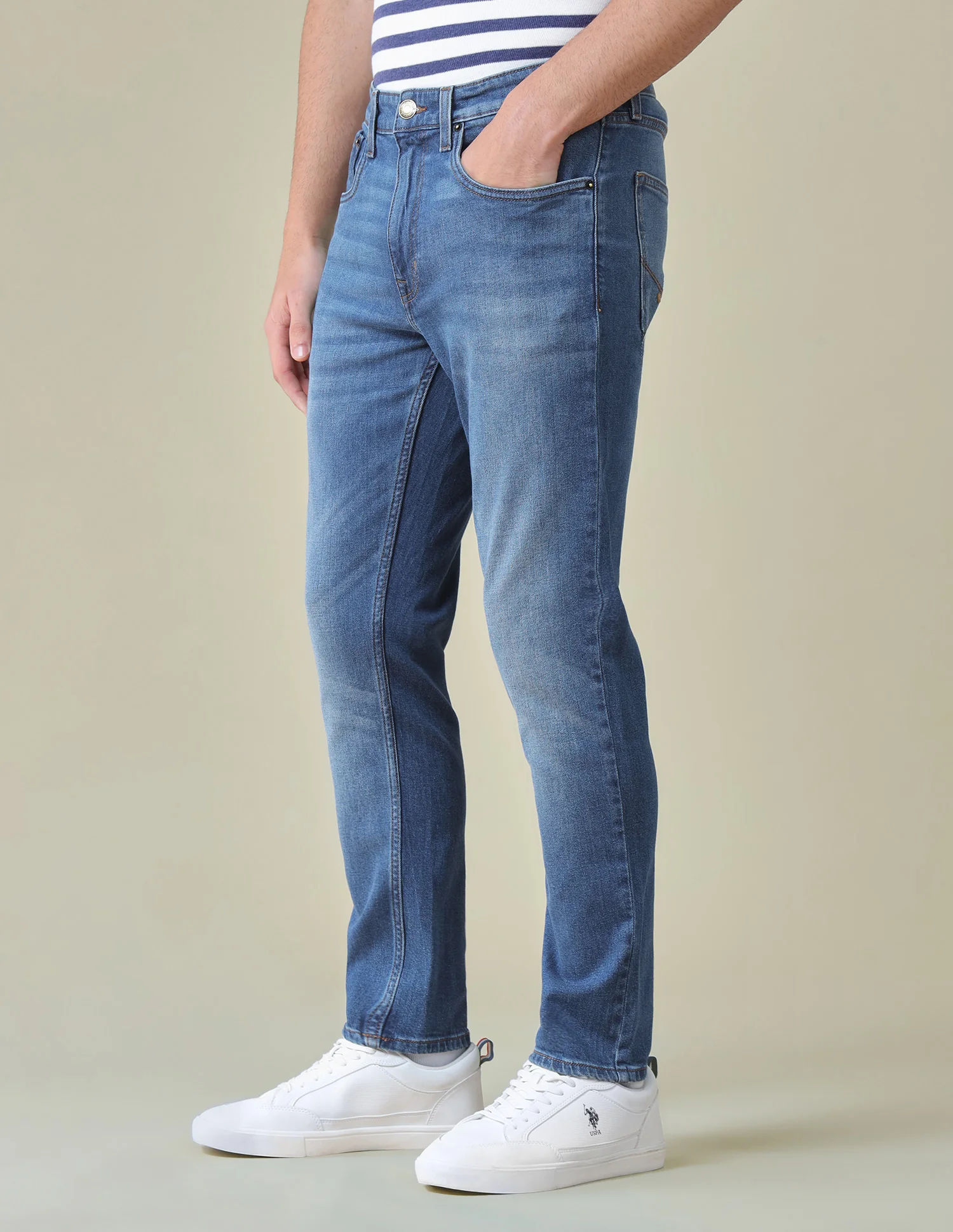 Cole Comfort Cropped Fit Blue Jeans - Image 4