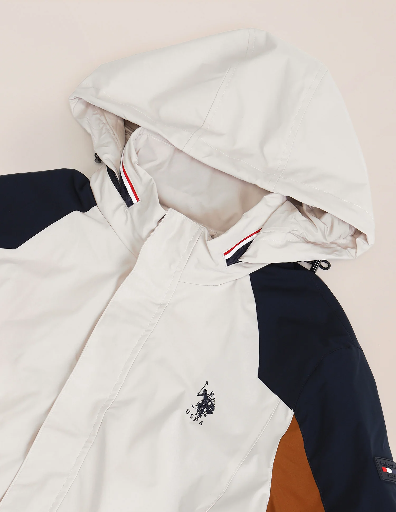 Colour blocked Regular Fit Jacket - Image 2