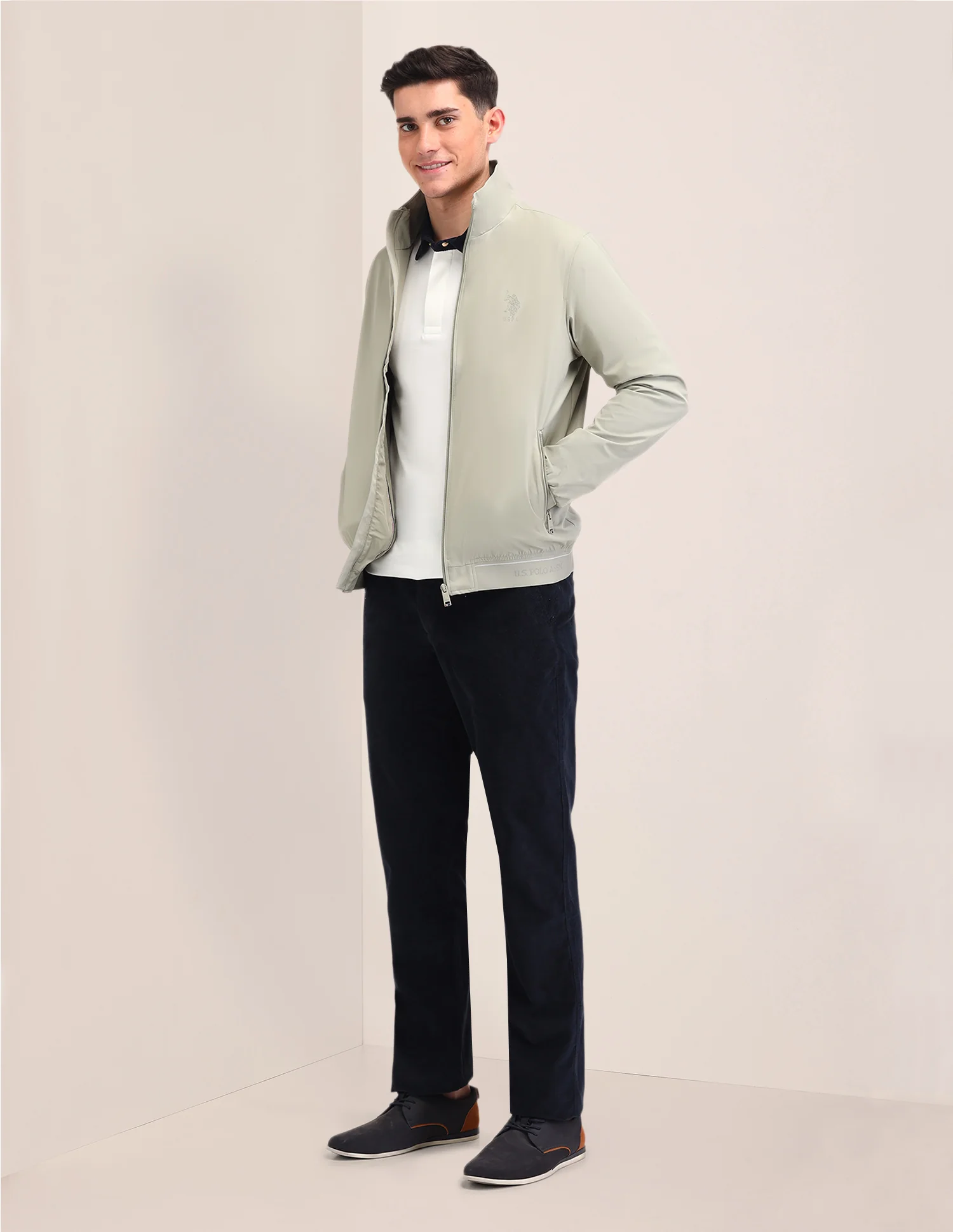 Colour Blocked Regular Fit Jacket - Image 3