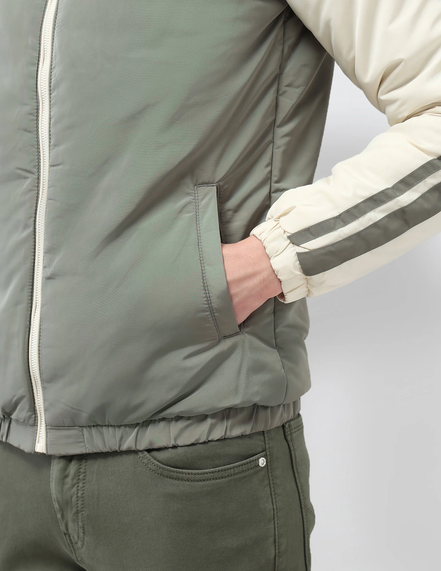 Colour Blocked Regular Fit Puffer Jacket - Image 8