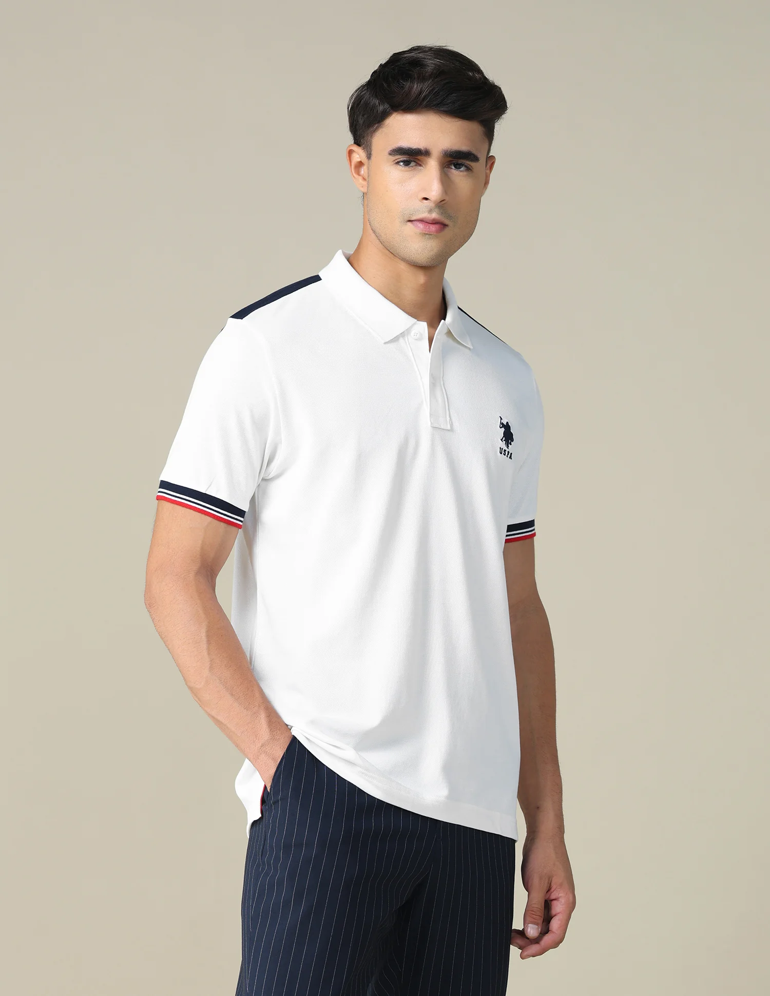 Colourblocked Brand Embroidered Regular Fit Polo Shirt - Image 4