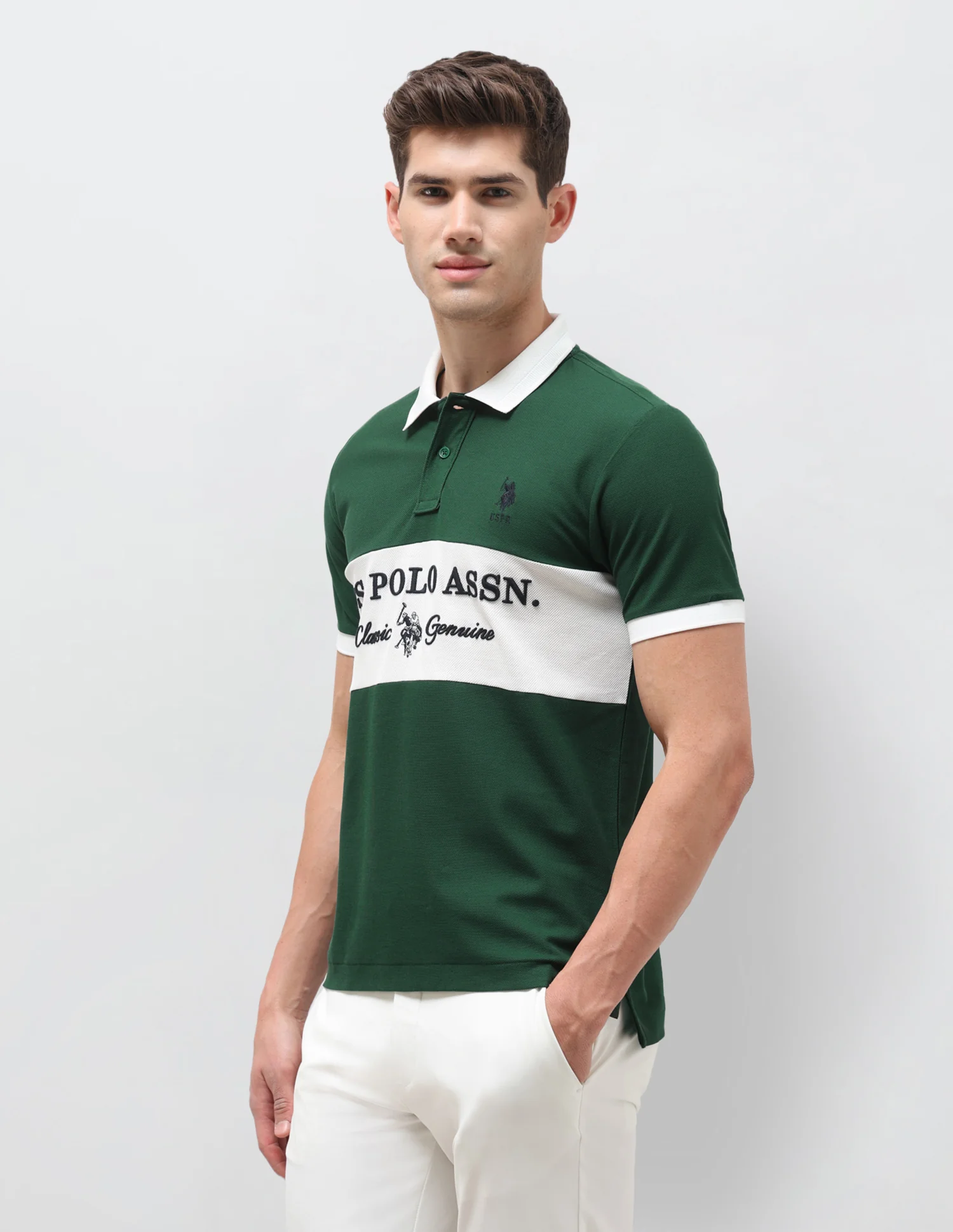Colourblocked Brand Embroidered Slim Fit Polo Shirt - Image 4