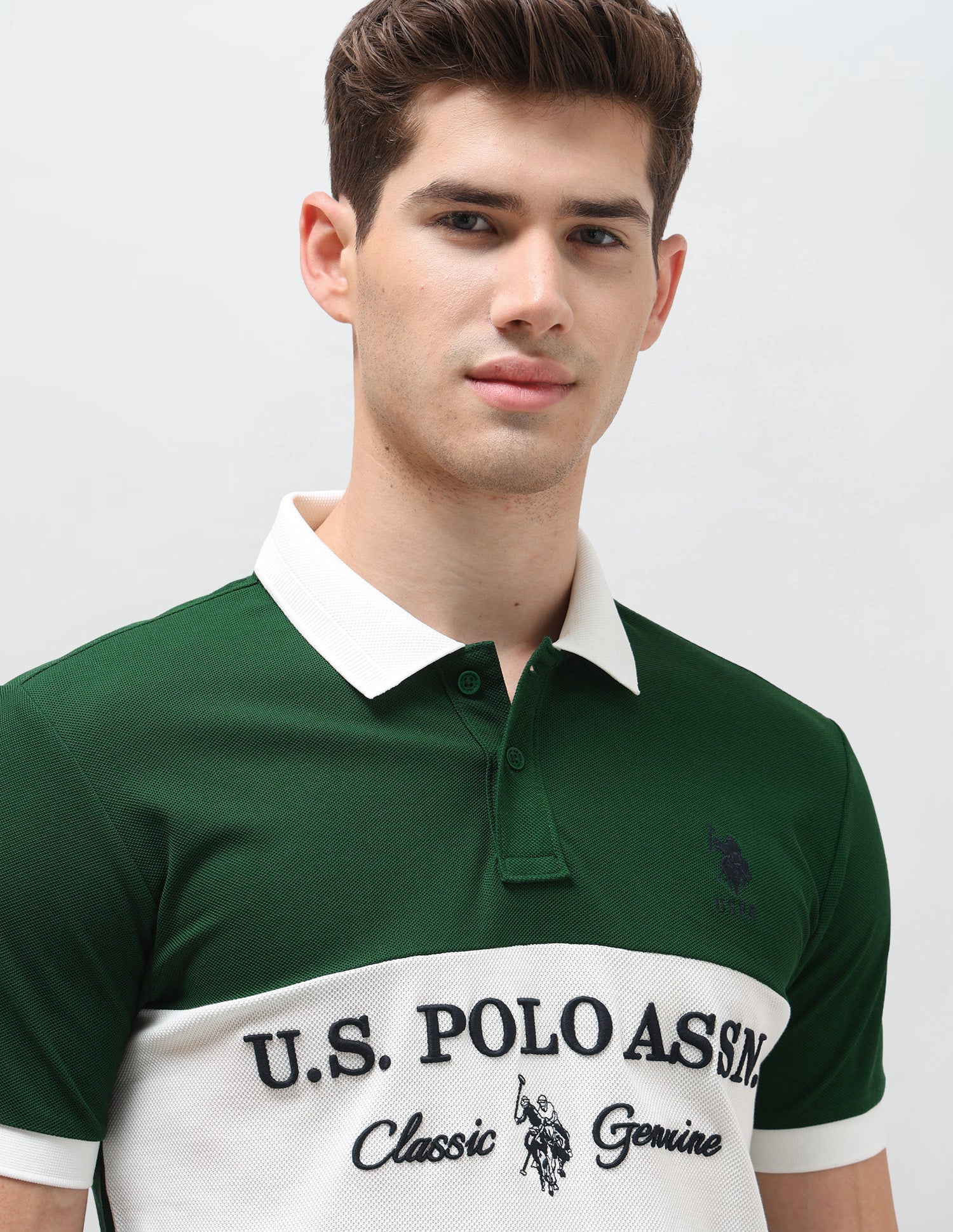 Colourblocked Brand Embroidered Slim Fit Polo Shirt - Image 7