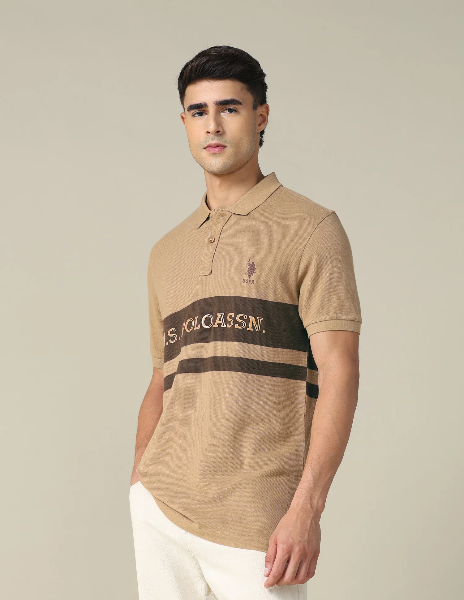 Colourblocked Brand Printed Regular Fit Polo Shirt - Image 4