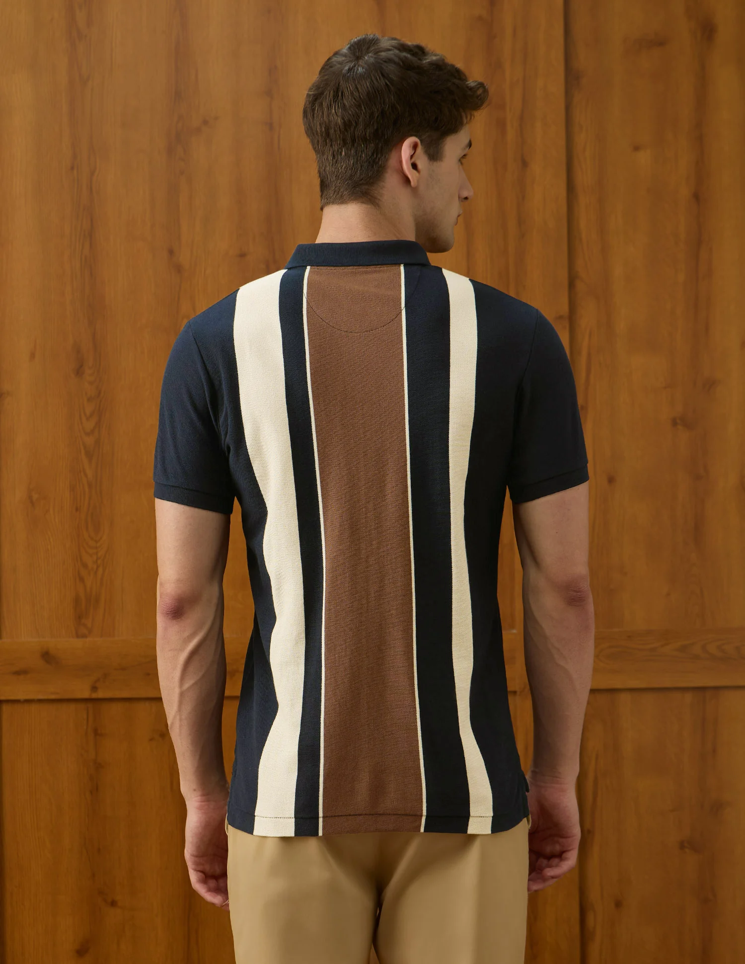 Colourblocked Equestrian Aisle Theater Polo Shirt - Image 5