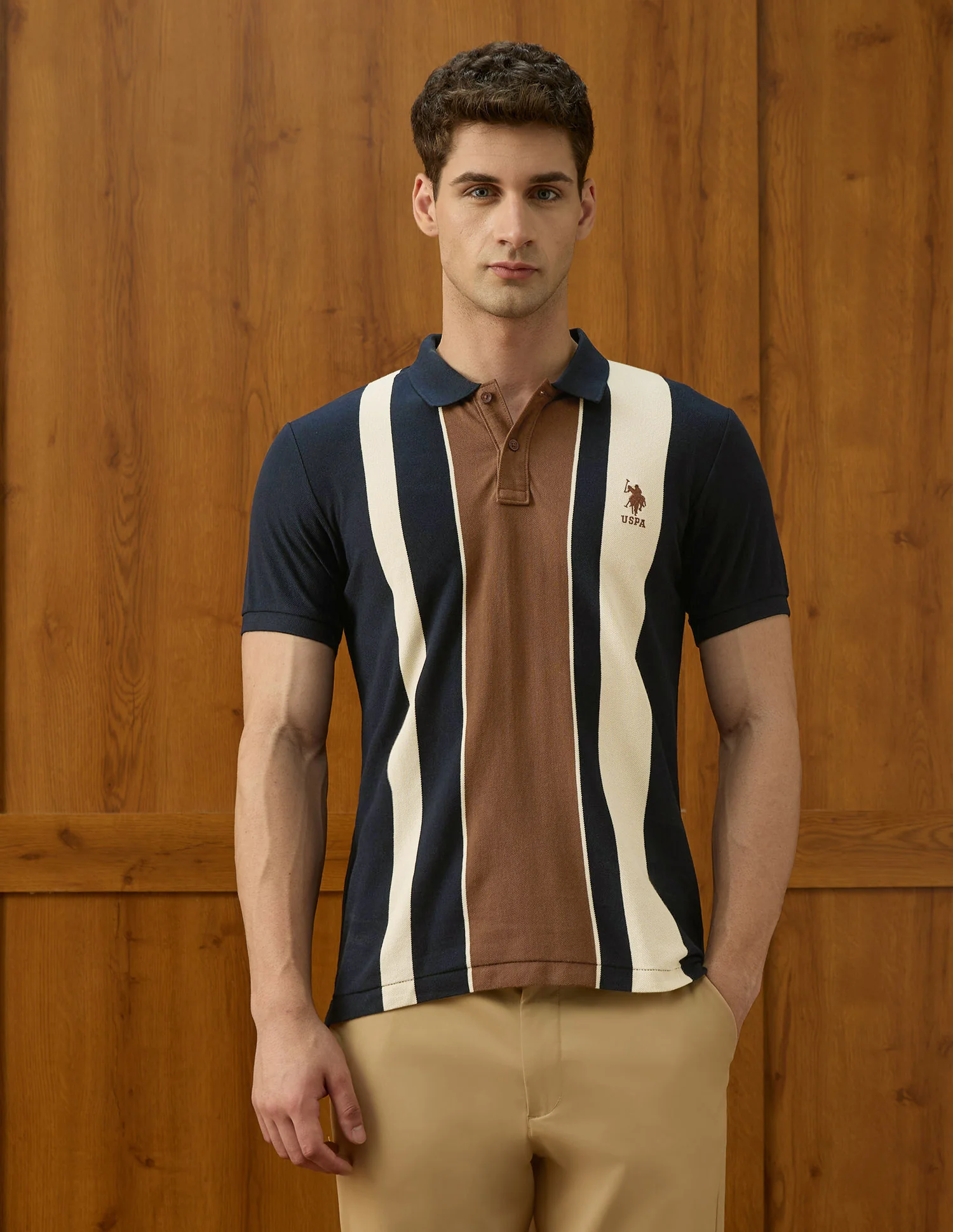 Colourblocked Equestrian Aisle Theater Polo Shirt - Image 6