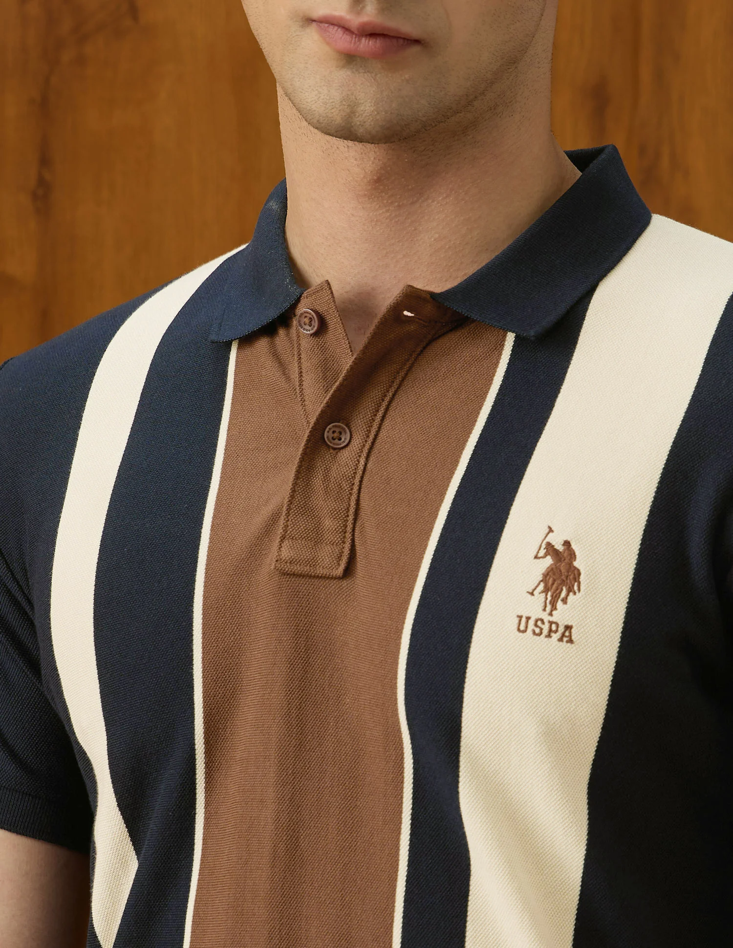 Colourblocked Equestrian Aisle Theater Polo Shirt - Image 7
