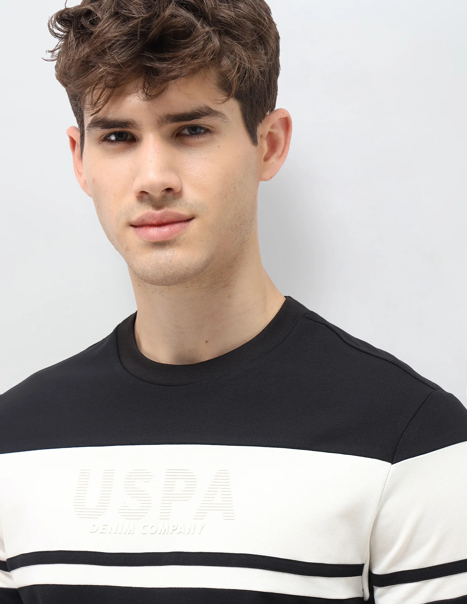 Colourblocked Slim Fit T-Shirt - Image 7